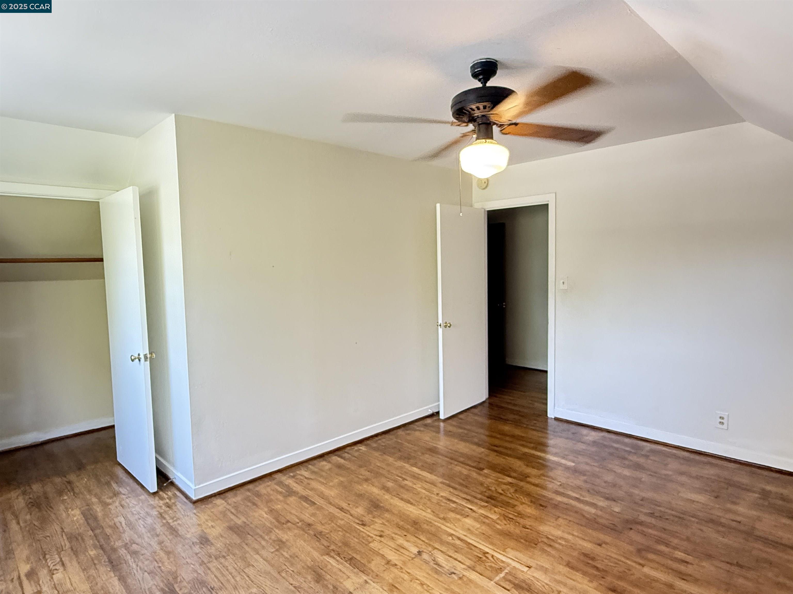 Detail Gallery Image 16 of 27 For 3055 Country Club Blvd, Stockton,  CA 95204 - 3 Beds | 2 Baths