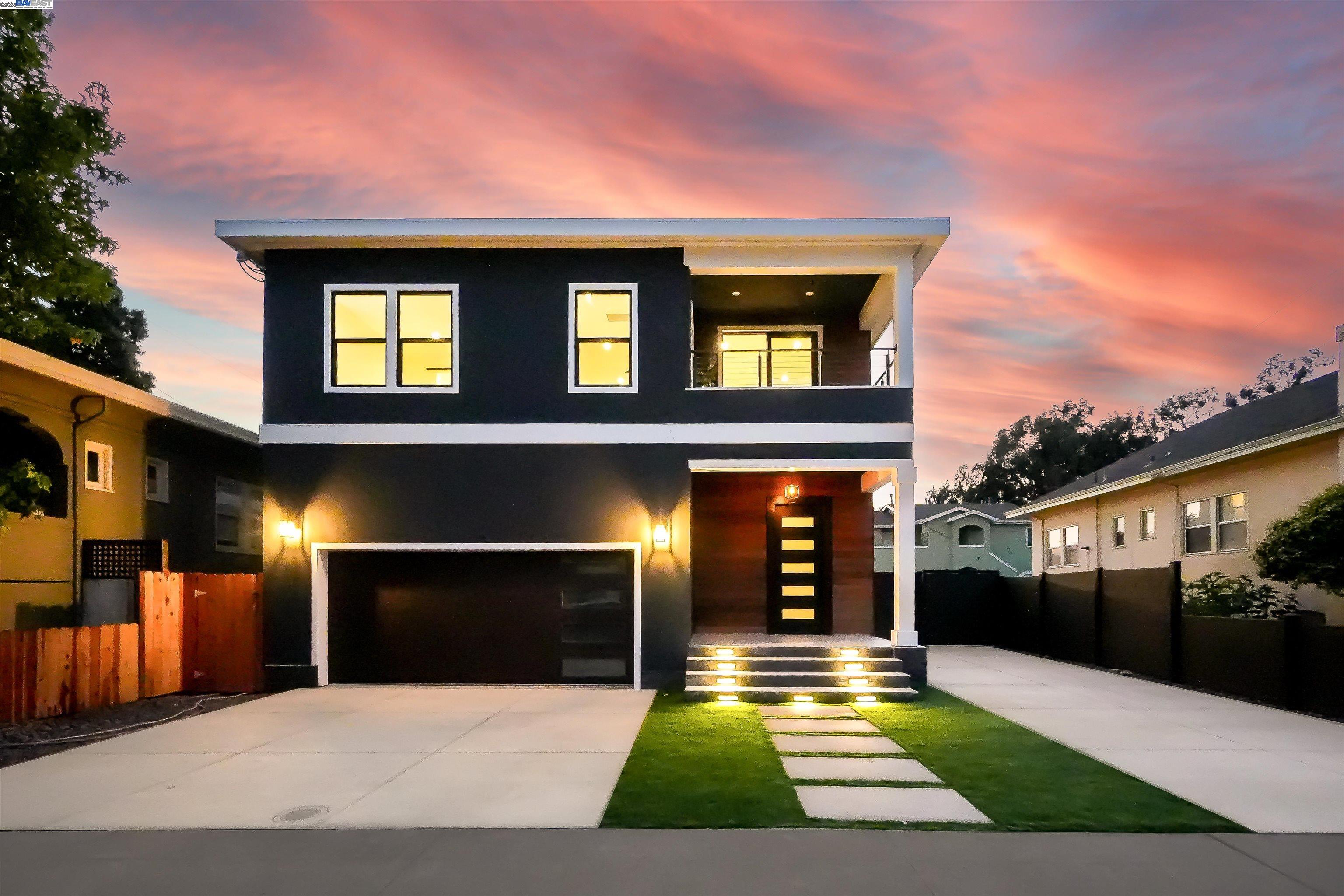 Detail Gallery Image 2 of 60 For 5229 Miles Ave, Oakland,  CA 94618 - 6 Beds | 6/1 Baths
