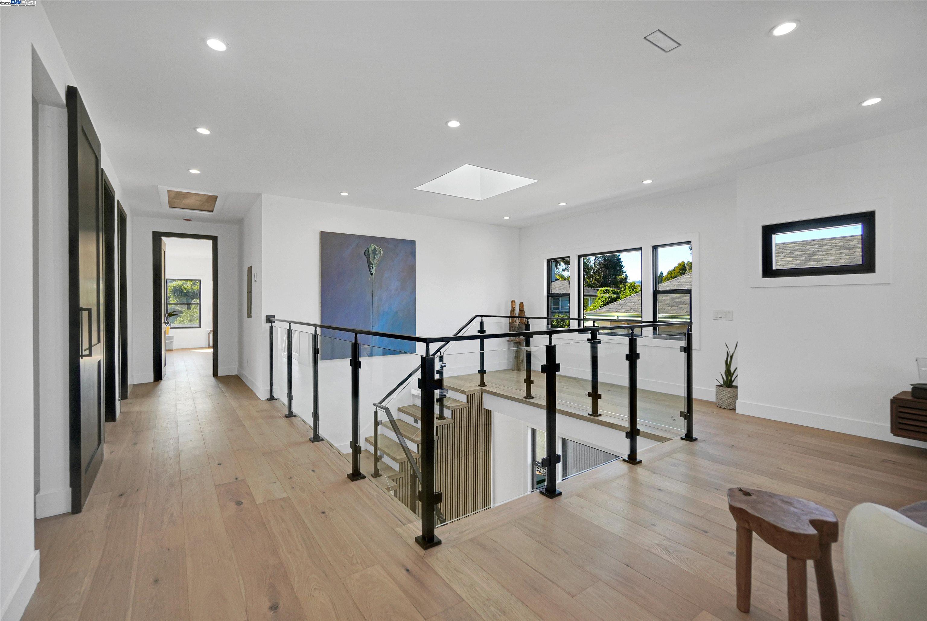 Detail Gallery Image 23 of 60 For 5229 Miles Ave, Oakland,  CA 94618 - 6 Beds | 6/1 Baths