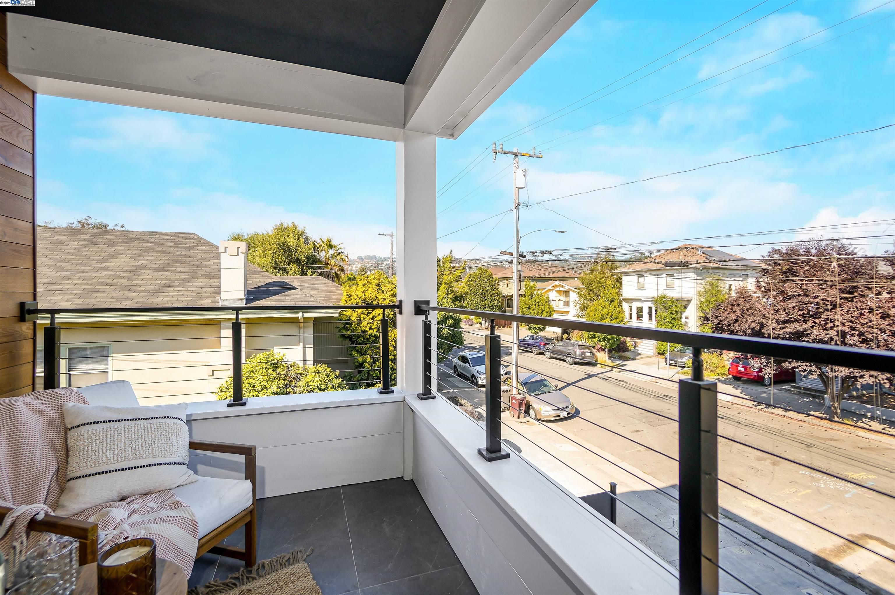 Detail Gallery Image 27 of 60 For 5229 Miles Ave, Oakland,  CA 94618 - 6 Beds | 6/1 Baths