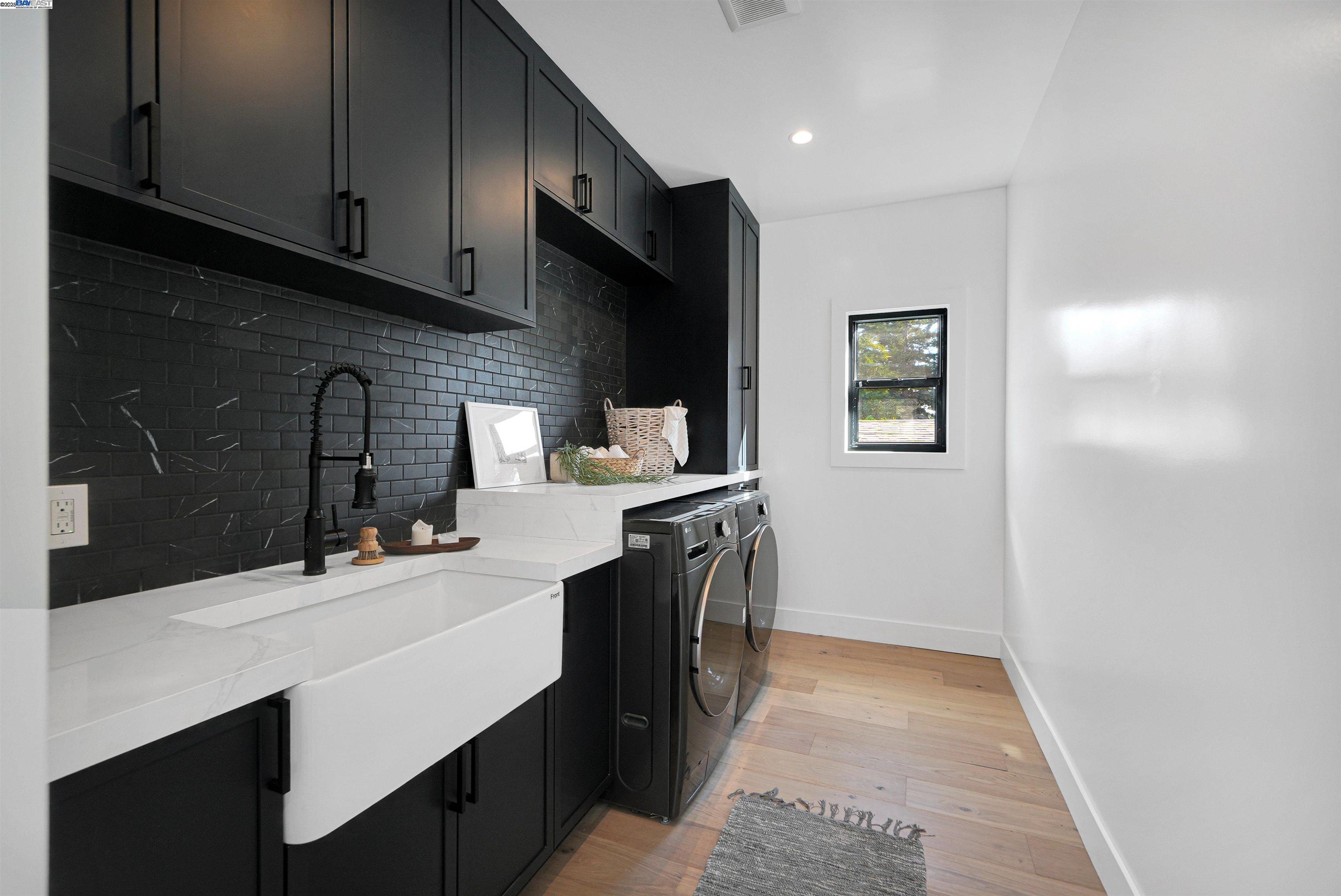 Detail Gallery Image 32 of 60 For 5229 Miles Ave, Oakland,  CA 94618 - 6 Beds | 6/1 Baths