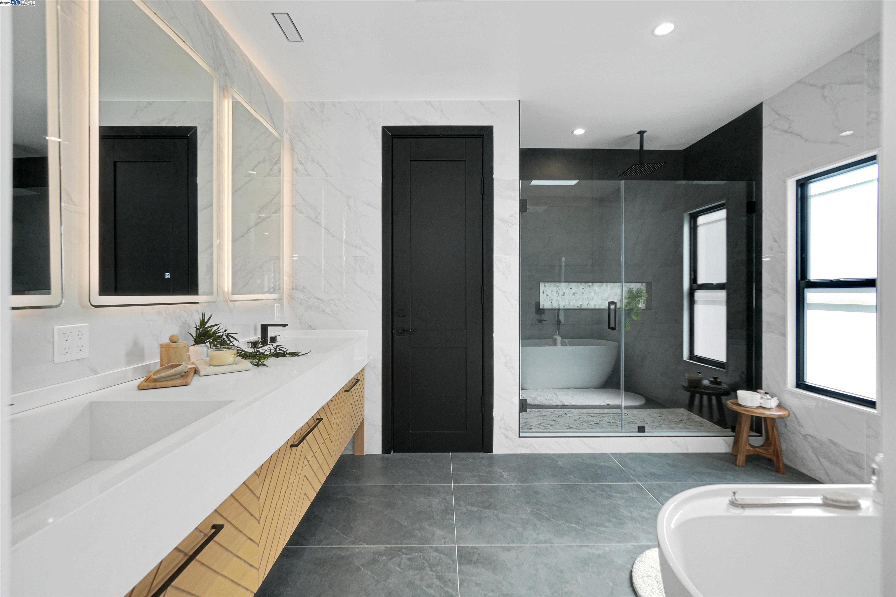 Detail Gallery Image 39 of 60 For 5229 Miles Ave, Oakland,  CA 94618 - 6 Beds | 6/1 Baths