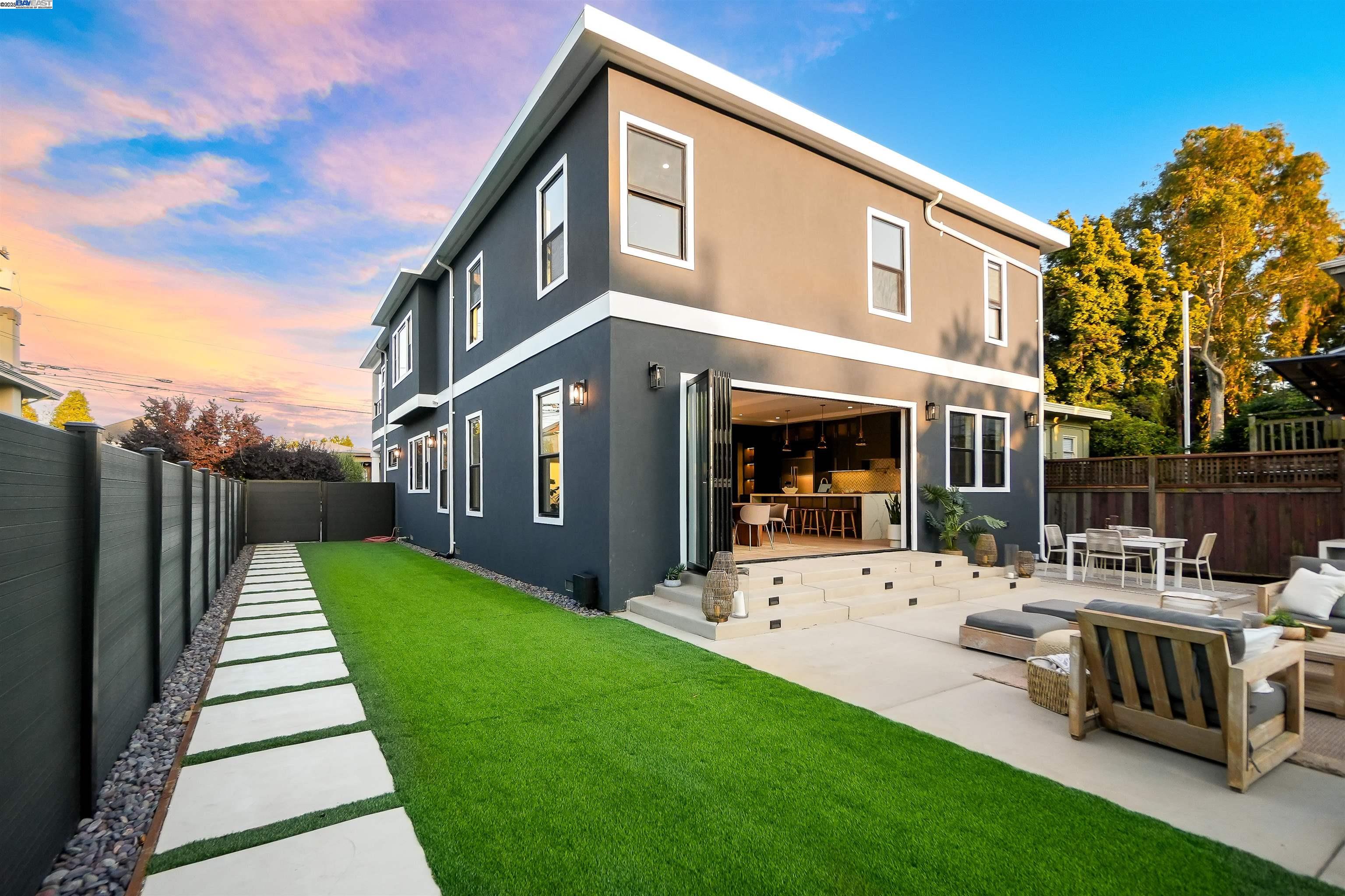 Detail Gallery Image 44 of 60 For 5229 Miles Ave, Oakland,  CA 94618 - 6 Beds | 6/1 Baths