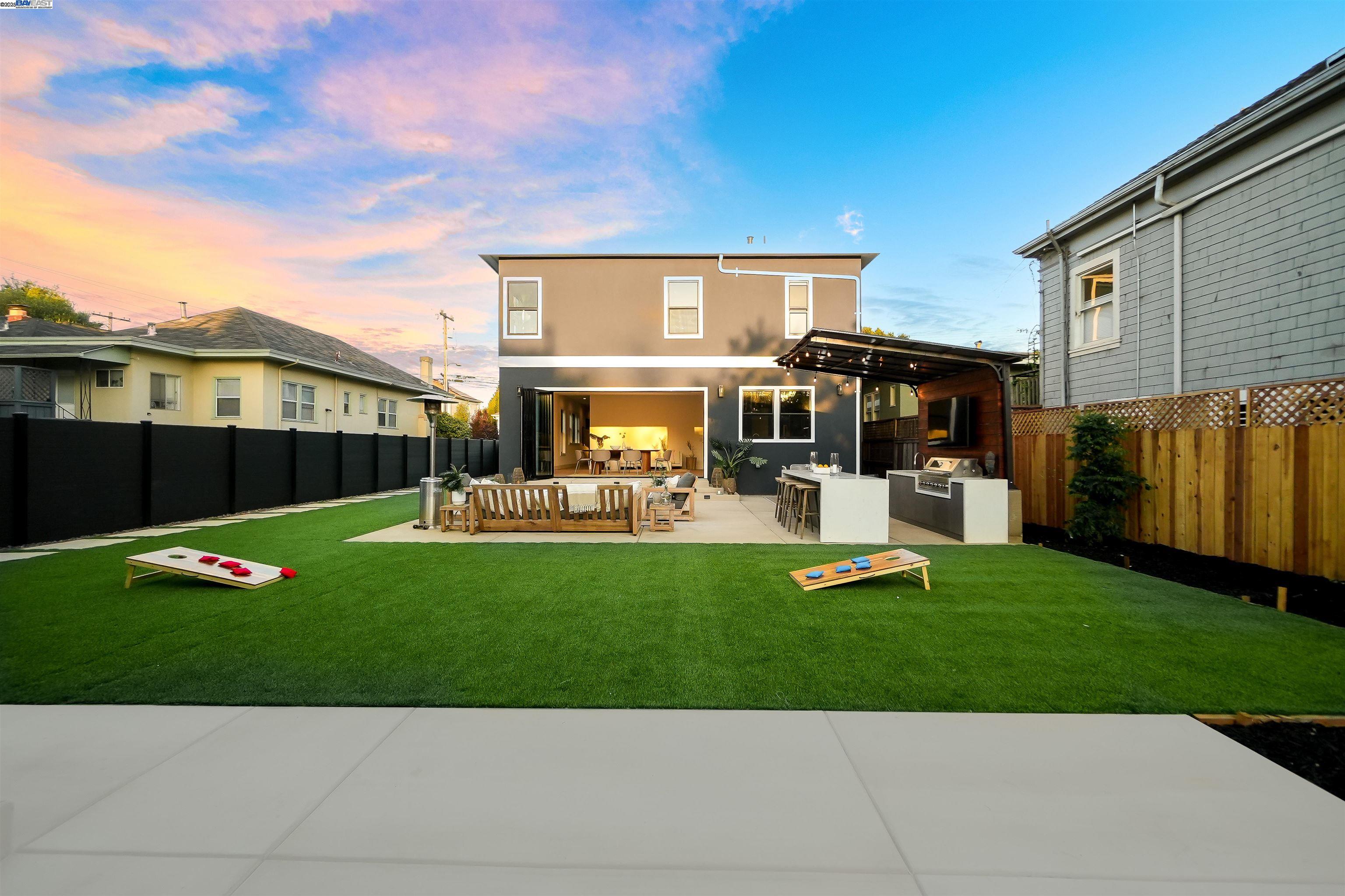 Detail Gallery Image 47 of 60 For 5229 Miles Ave, Oakland,  CA 94618 - 6 Beds | 6/1 Baths