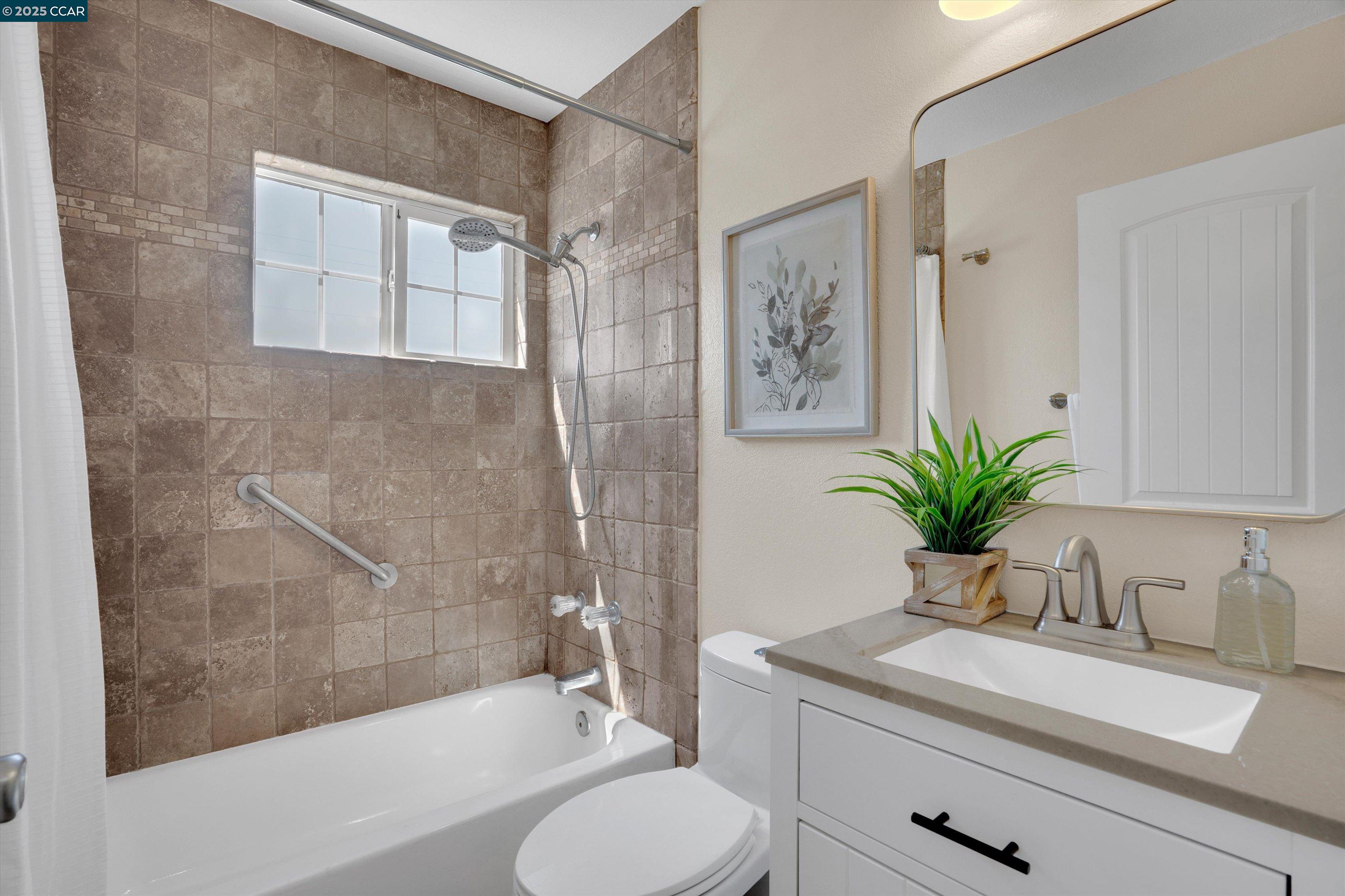 Detail Gallery Image 15 of 23 For 5828 Crestmont Ave, Livermore,  CA 94551-5615 - 4 Beds | 3 Baths