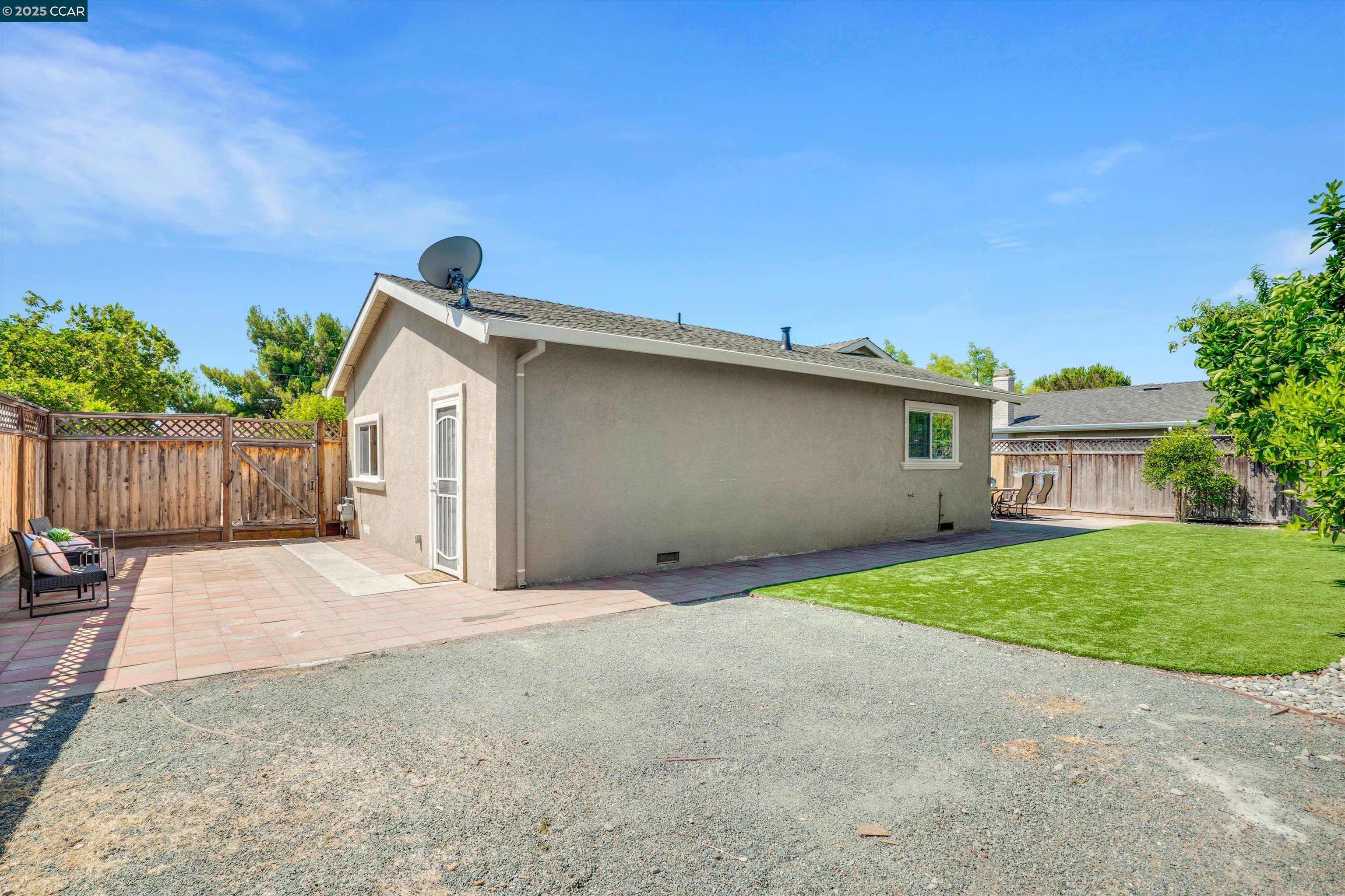 Detail Gallery Image 22 of 23 For 5828 Crestmont Ave, Livermore,  CA 94551-5615 - 4 Beds | 3 Baths