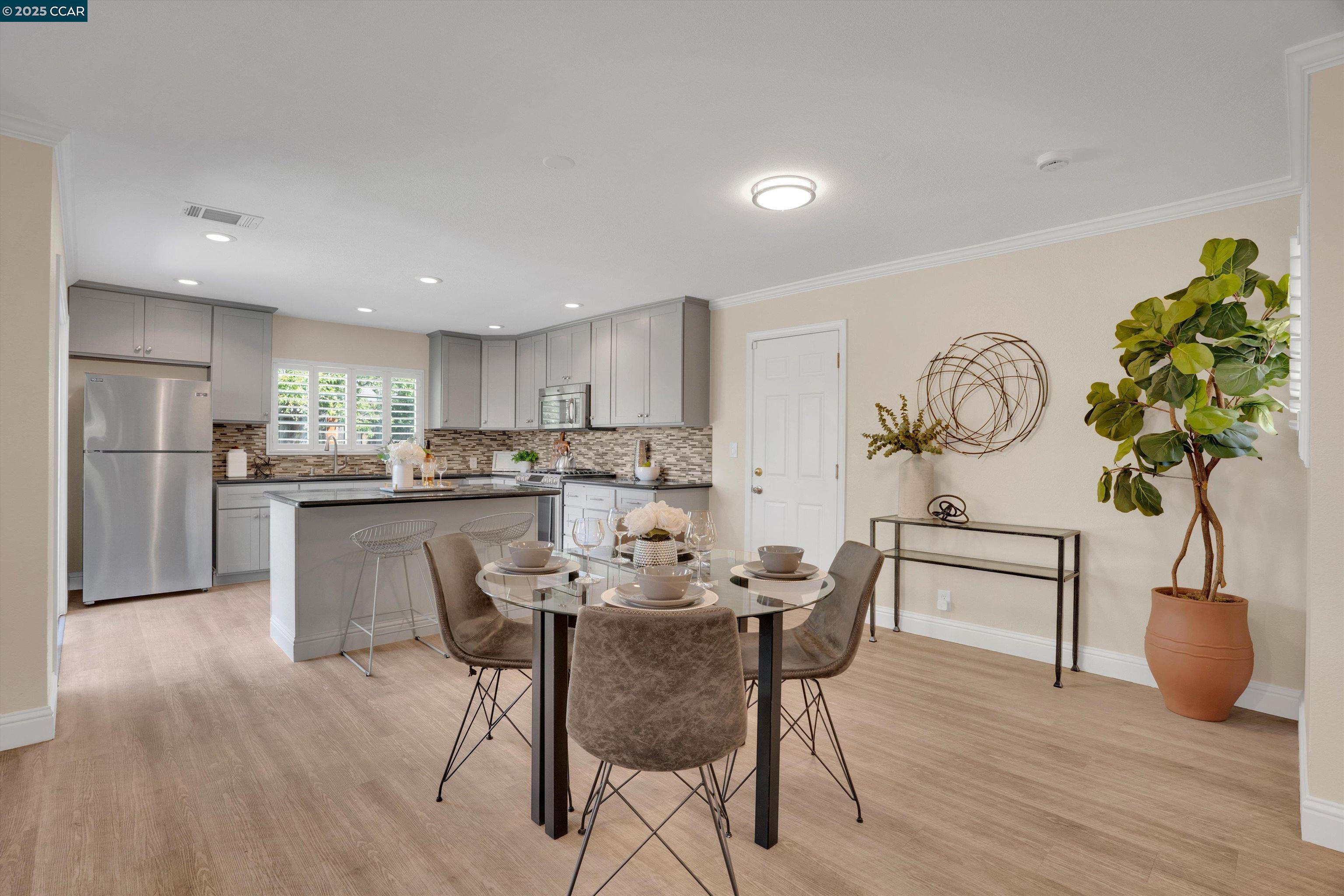 Detail Gallery Image 10 of 23 For 5828 Crestmont Ave, Livermore,  CA 94551-5615 - 4 Beds | 3 Baths