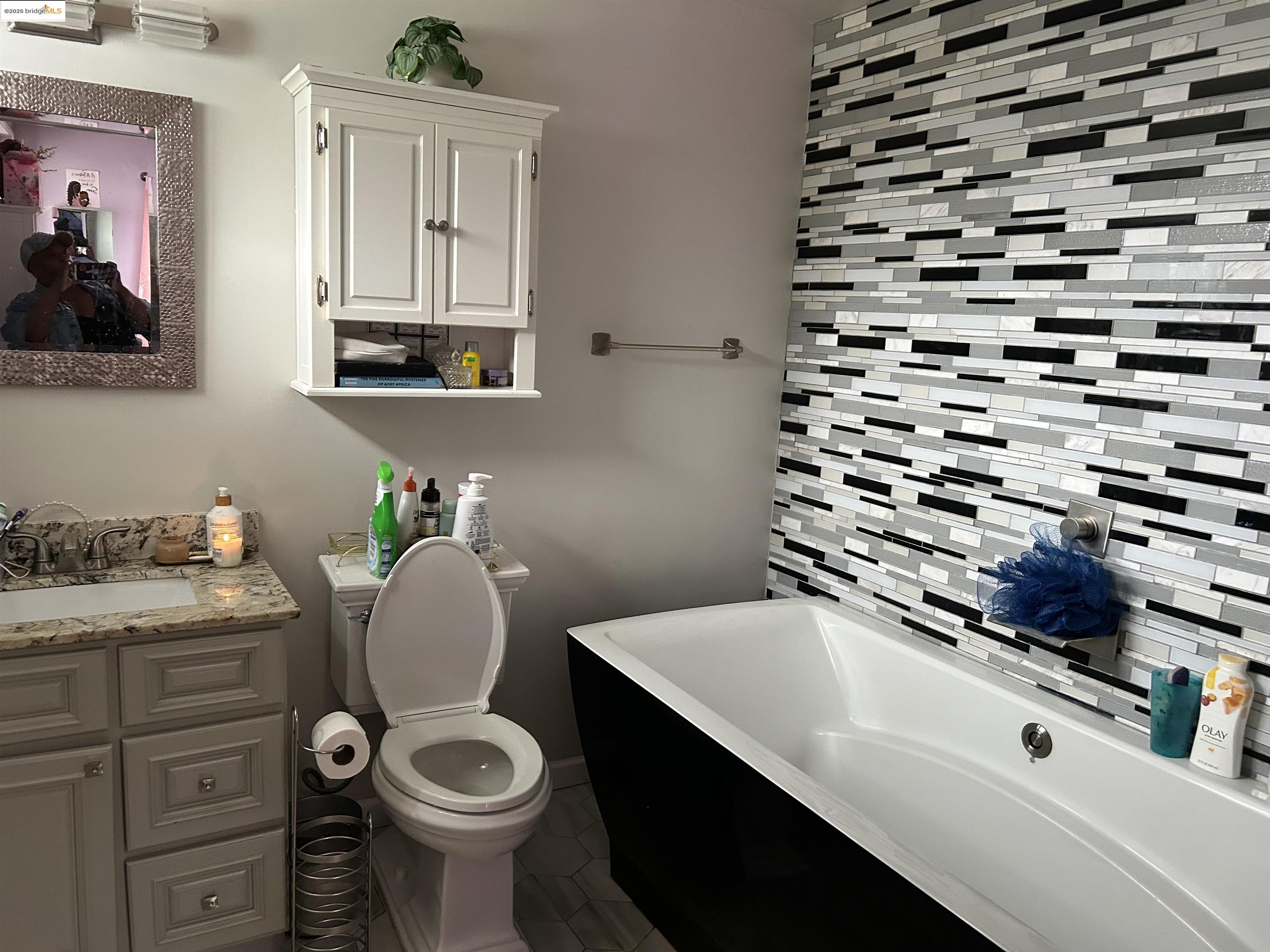 Detail Gallery Image 6 of 7 For 1305 John Ave, San Pablo,  CA 94806 - 3 Beds | 2 Baths