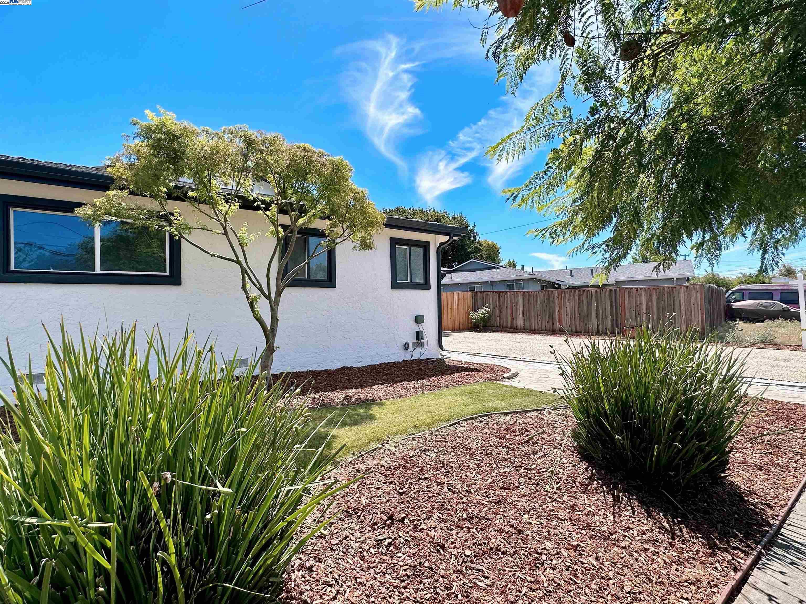 Detail Gallery Image 4 of 28 For 6588 Flanders Dr, Newark,  CA 94560 - 3 Beds | 2 Baths