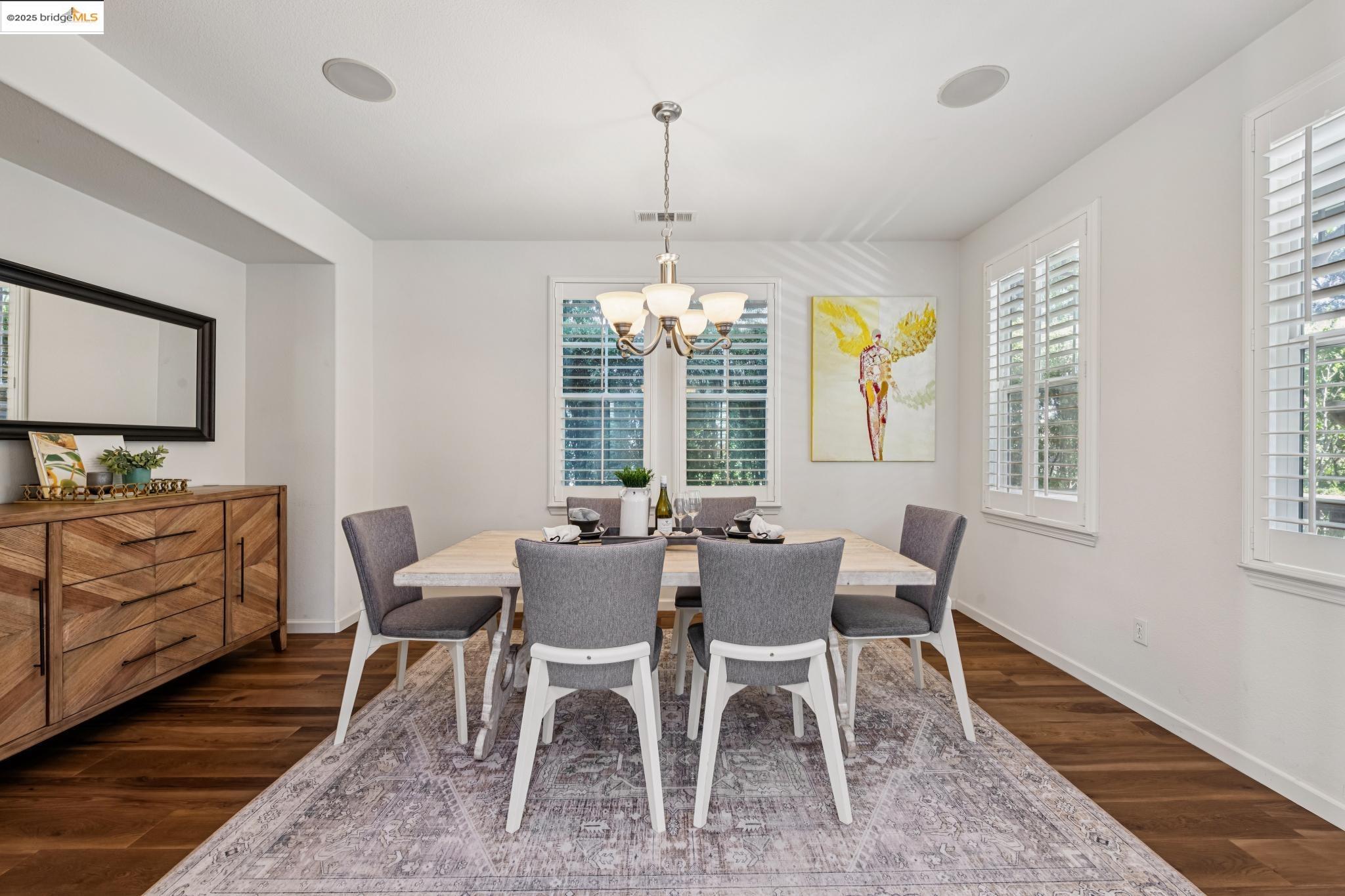 Detail Gallery Image 9 of 60 For 1027 Azuar Drive, Vallejo,  CA 94592 - 4 Beds | 3 Baths