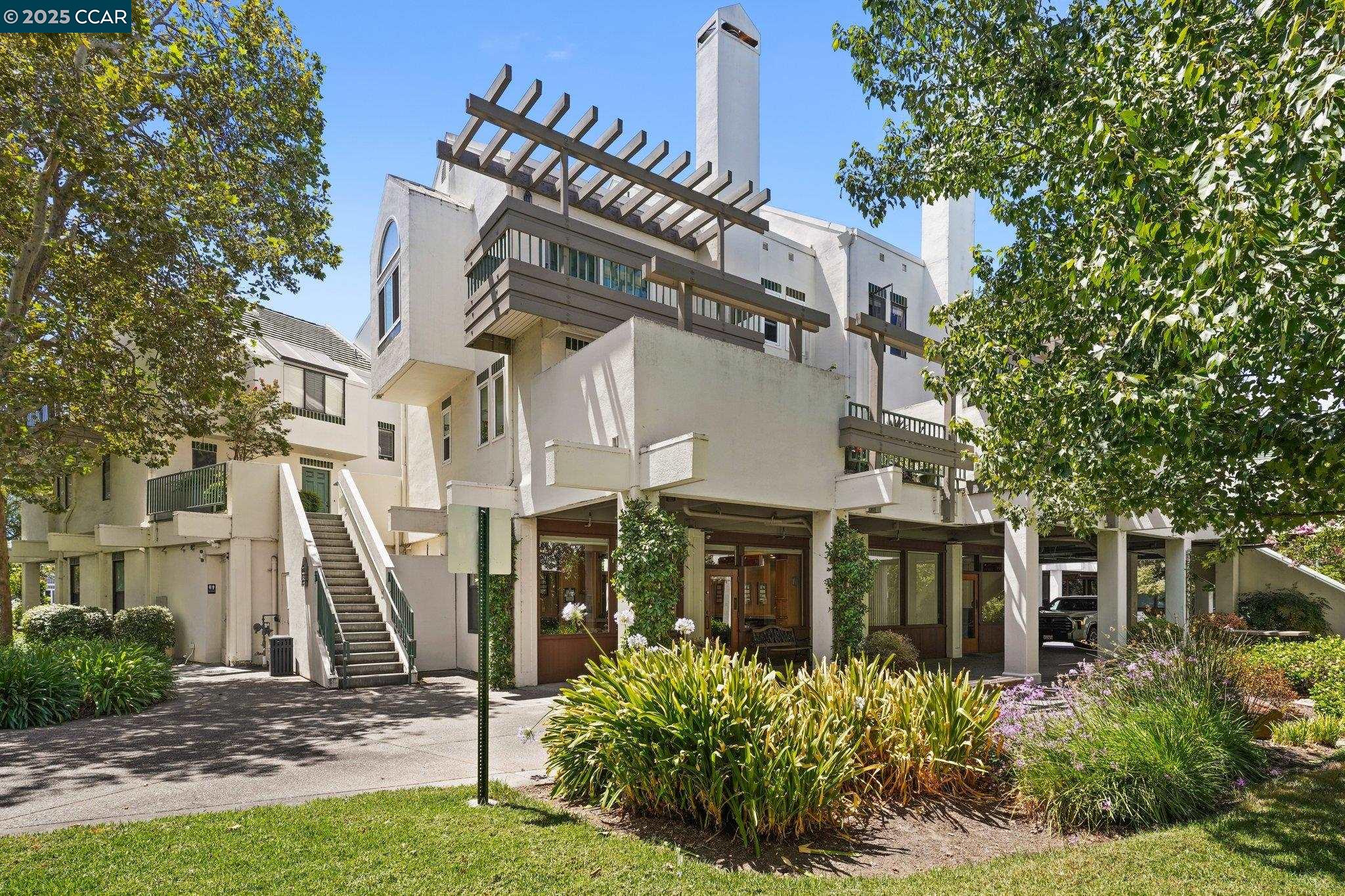 Front Image Thumbnail for CC41109036