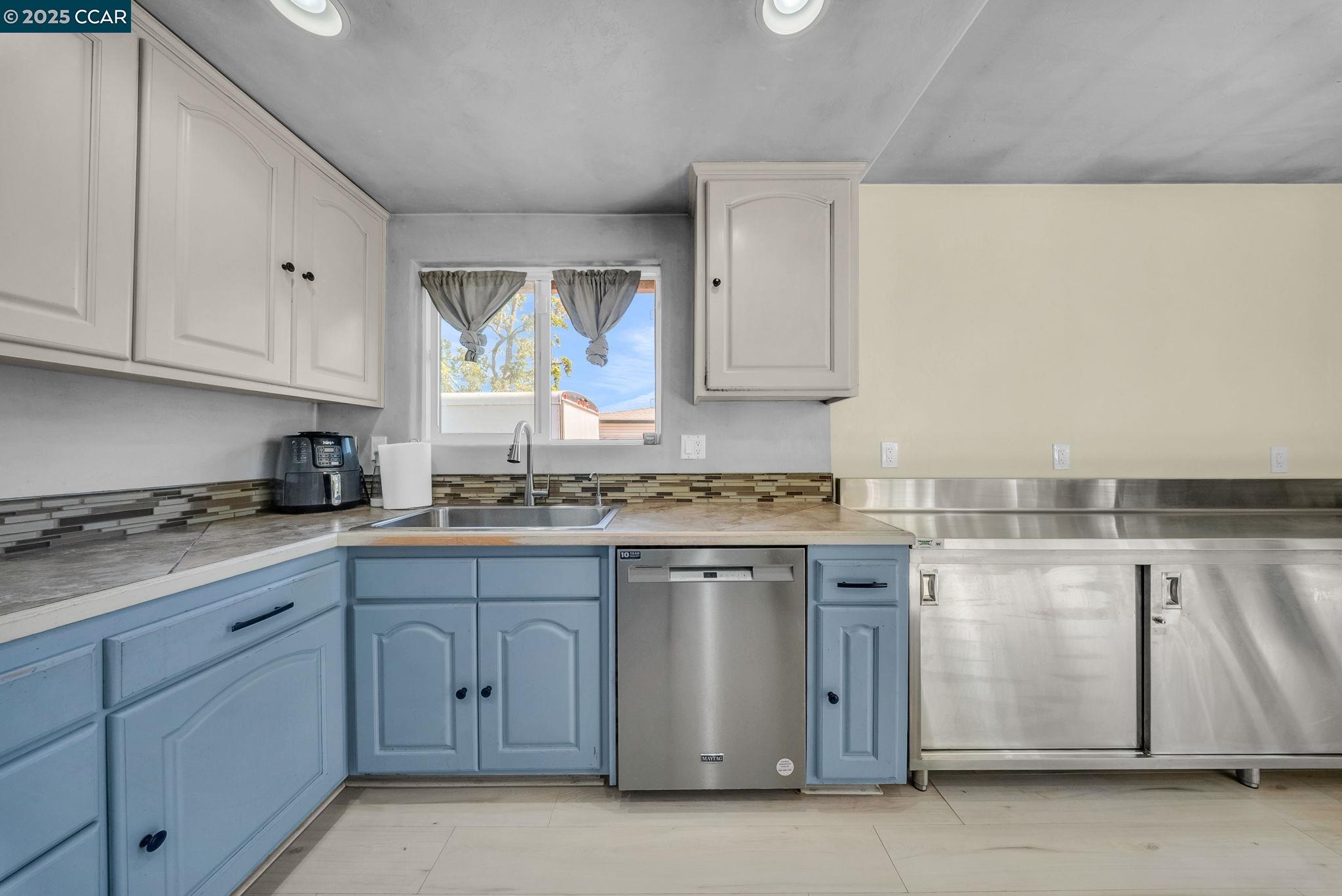 Detail Gallery Image 26 of 44 For 3412 Flamingo Dr, Concord,  CA 94520 - 3 Beds | 2 Baths