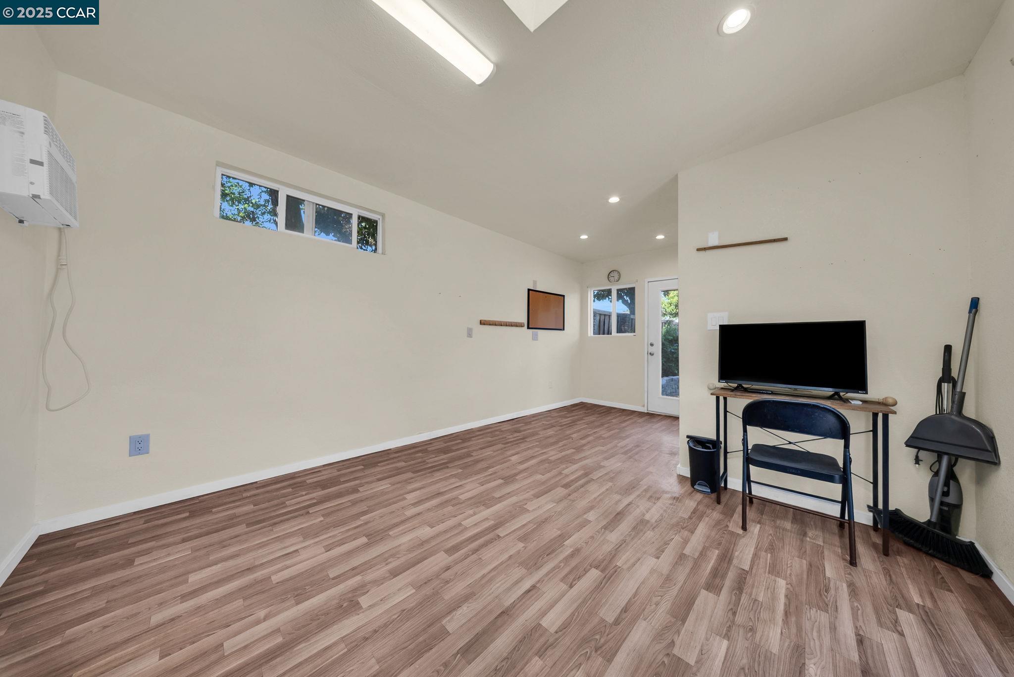 Detail Gallery Image 35 of 44 For 3412 Flamingo Dr, Concord,  CA 94520 - 3 Beds | 2 Baths