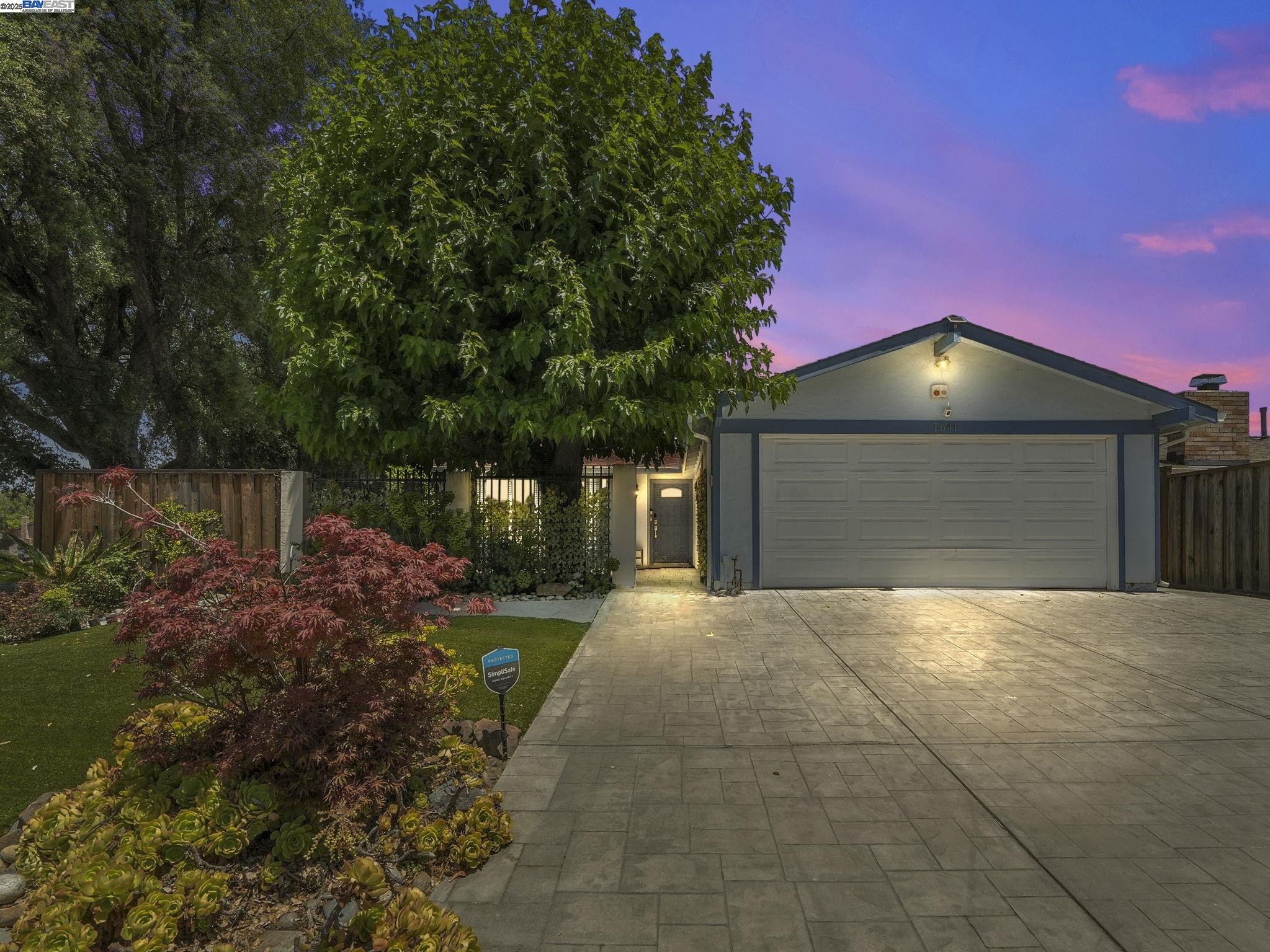 Detail Gallery Image 1 of 30 For 1641 Rue Avati, San Jose,  CA 95131 - 3 Beds | 2 Baths
