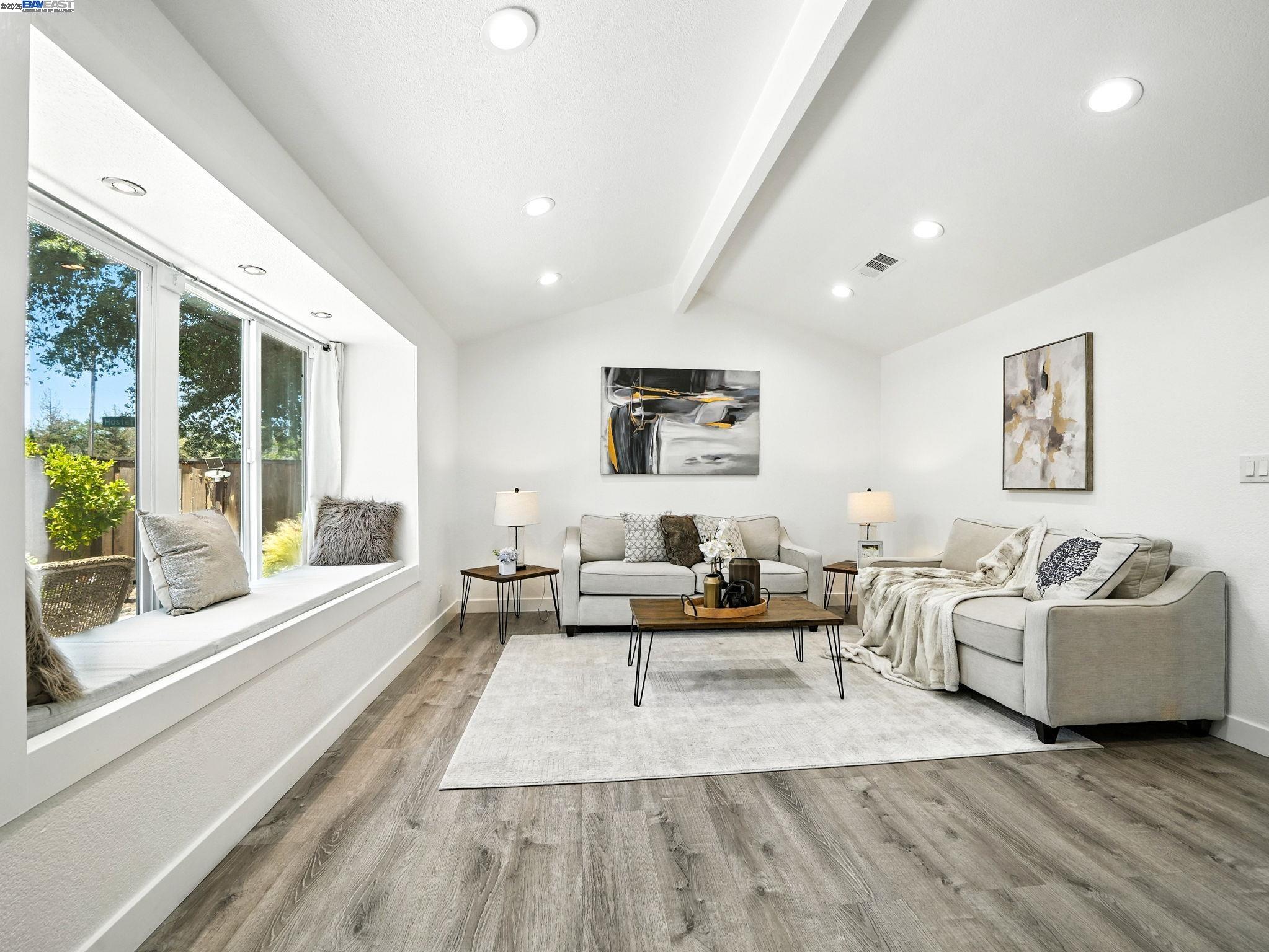 Detail Gallery Image 6 of 30 For 1641 Rue Avati, San Jose,  CA 95131 - 3 Beds | 2 Baths