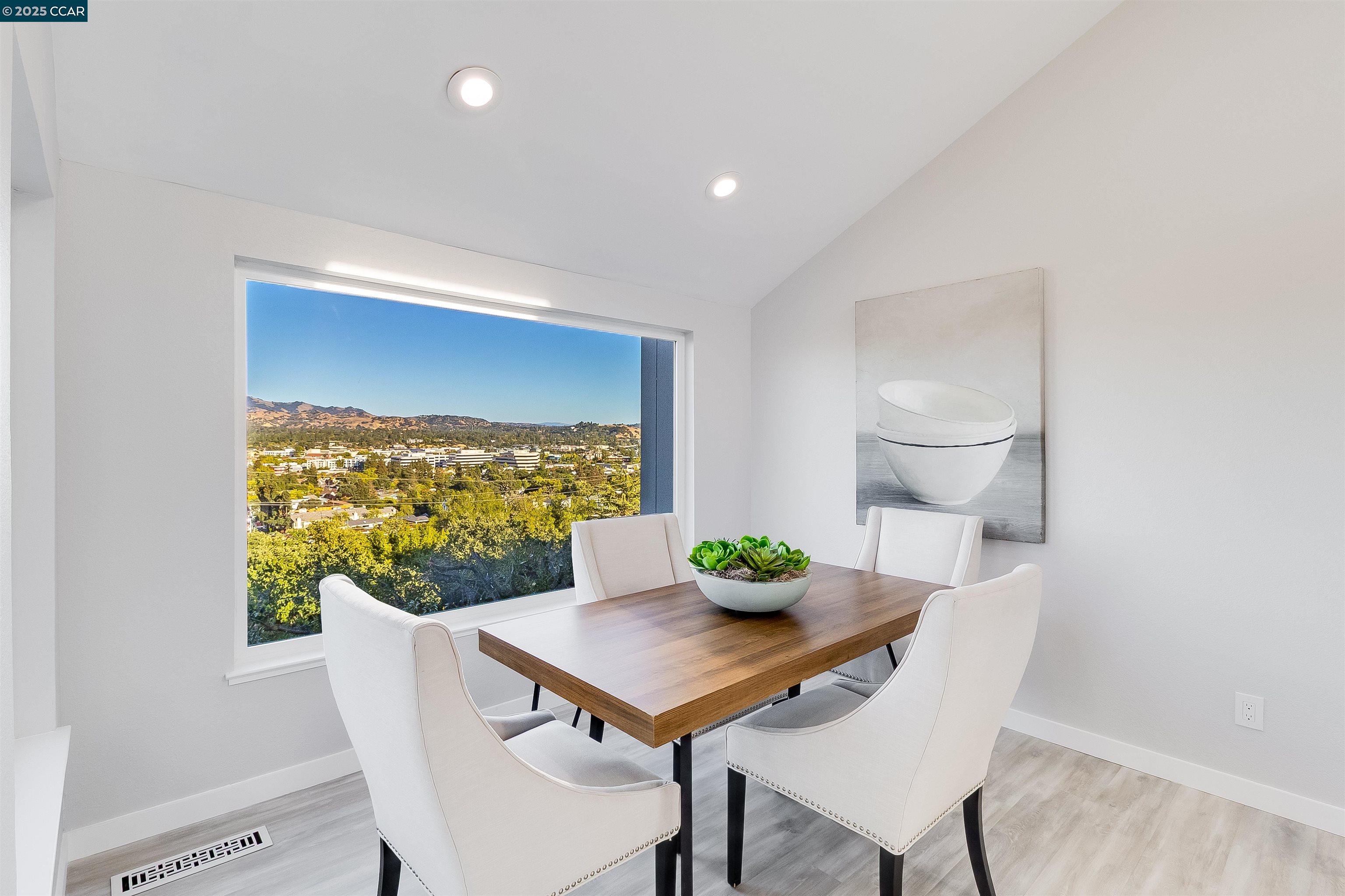 Detail Gallery Image 14 of 60 For 1648 Terrace Way, Walnut Creek,  CA 94597 - 3 Beds | 2 Baths