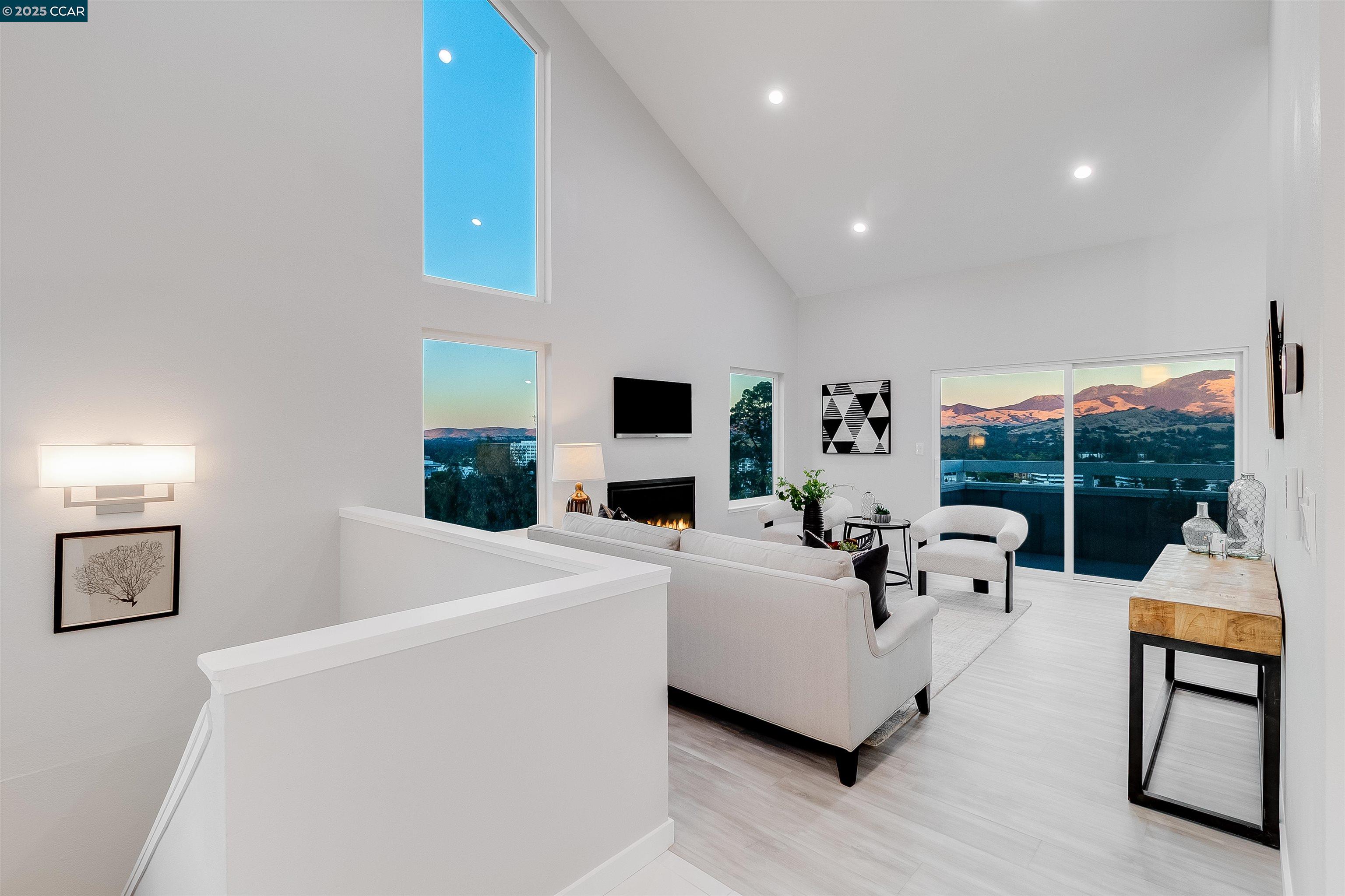 Detail Gallery Image 3 of 60 For 1648 Terrace Way, Walnut Creek,  CA 94597 - 3 Beds | 2 Baths