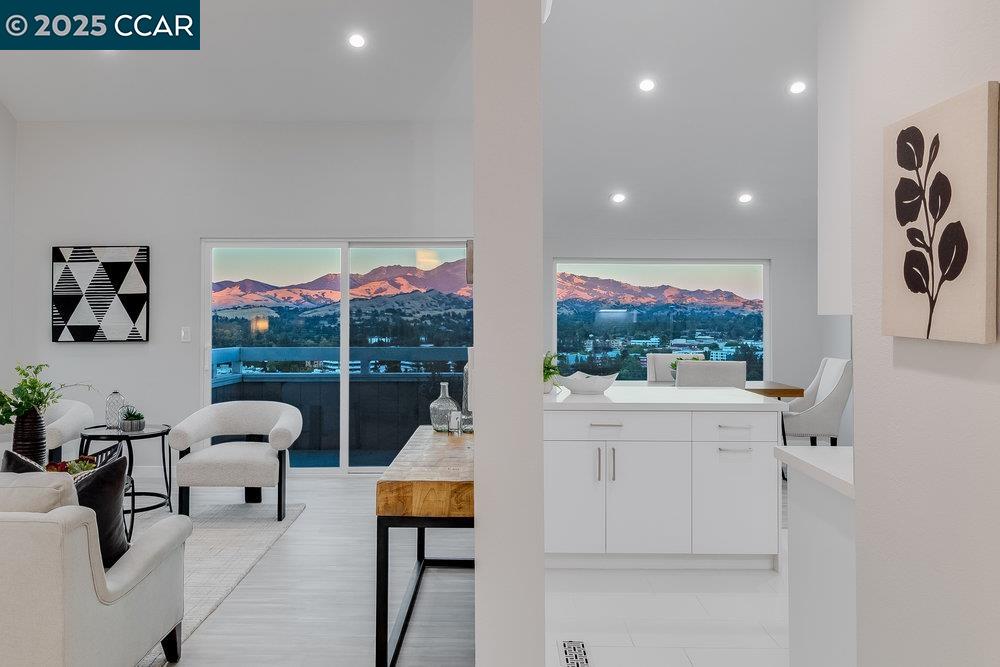 Detail Gallery Image 5 of 60 For 1648 Terrace Way, Walnut Creek,  CA 94597 - 3 Beds | 2 Baths