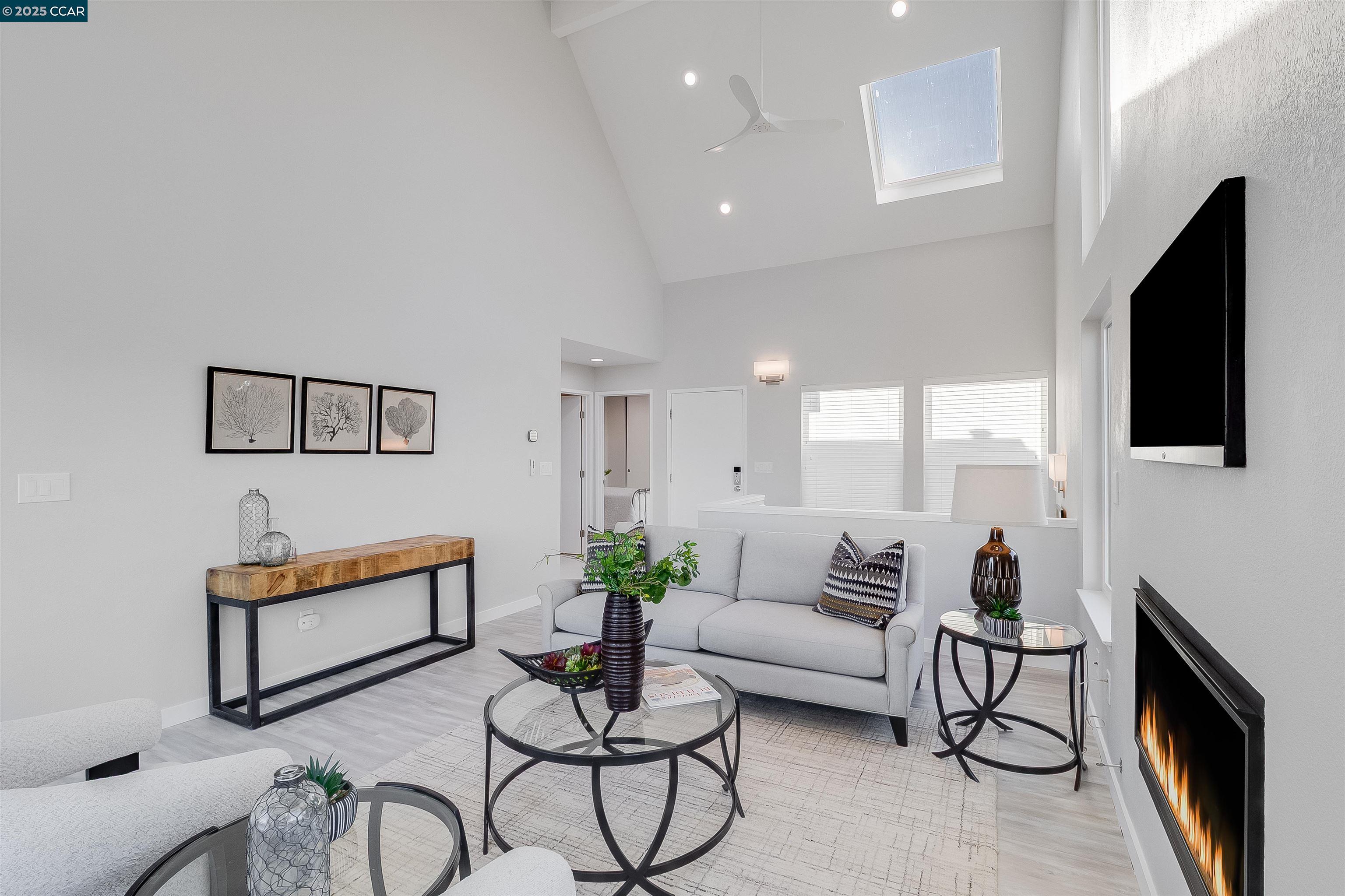 Detail Gallery Image 10 of 60 For 1648 Terrace Way, Walnut Creek,  CA 94597 - 3 Beds | 2 Baths