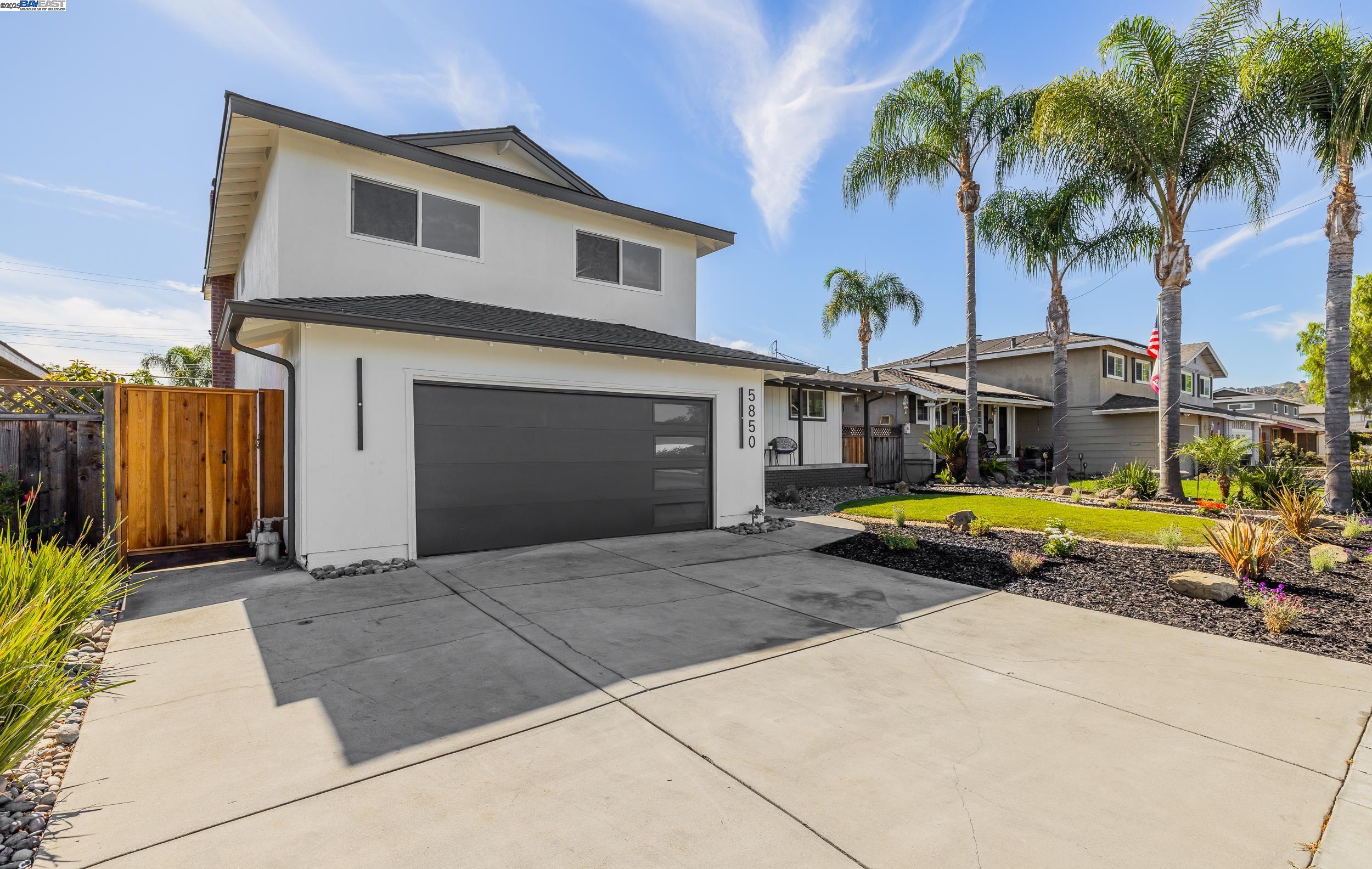 Detail Gallery Image 2 of 29 For 5850 Chesbro Ave, San Jose,  CA 95123 - 3 Beds | 2/1 Baths
