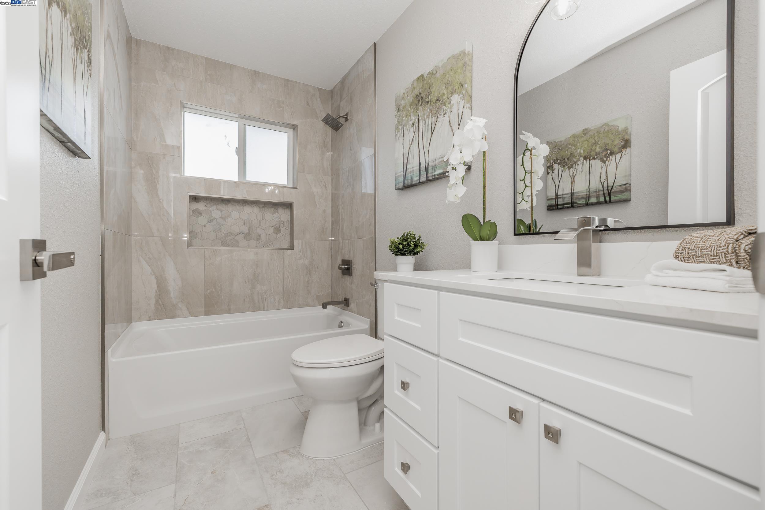 Detail Gallery Image 13 of 29 For 5850 Chesbro Ave, San Jose,  CA 95123 - 3 Beds | 2/1 Baths