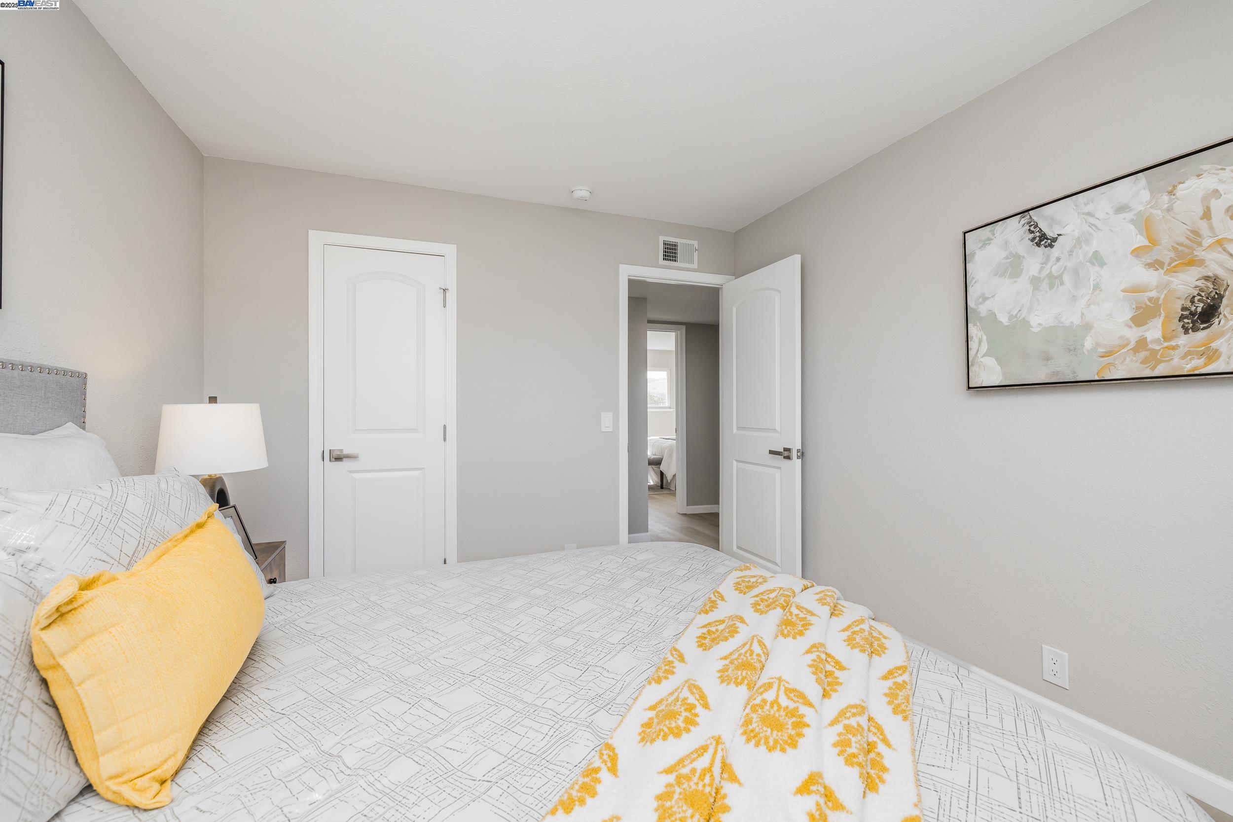Detail Gallery Image 16 of 29 For 5850 Chesbro Ave, San Jose,  CA 95123 - 3 Beds | 2/1 Baths