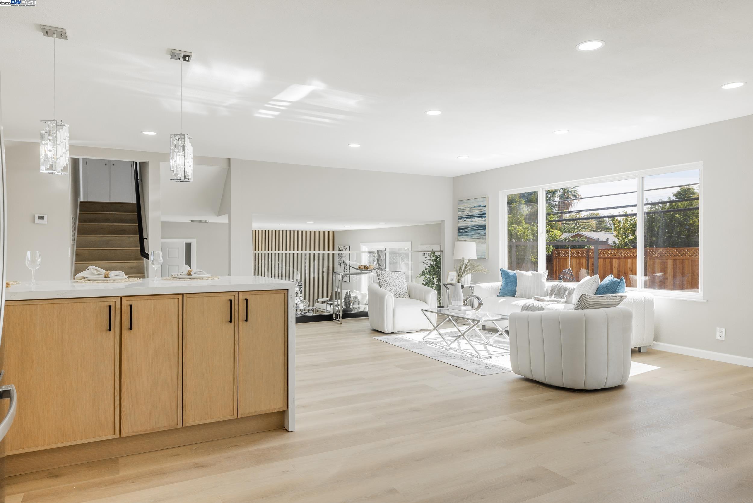 Detail Gallery Image 7 of 29 For 5850 Chesbro Ave, San Jose,  CA 95123 - 3 Beds | 2/1 Baths