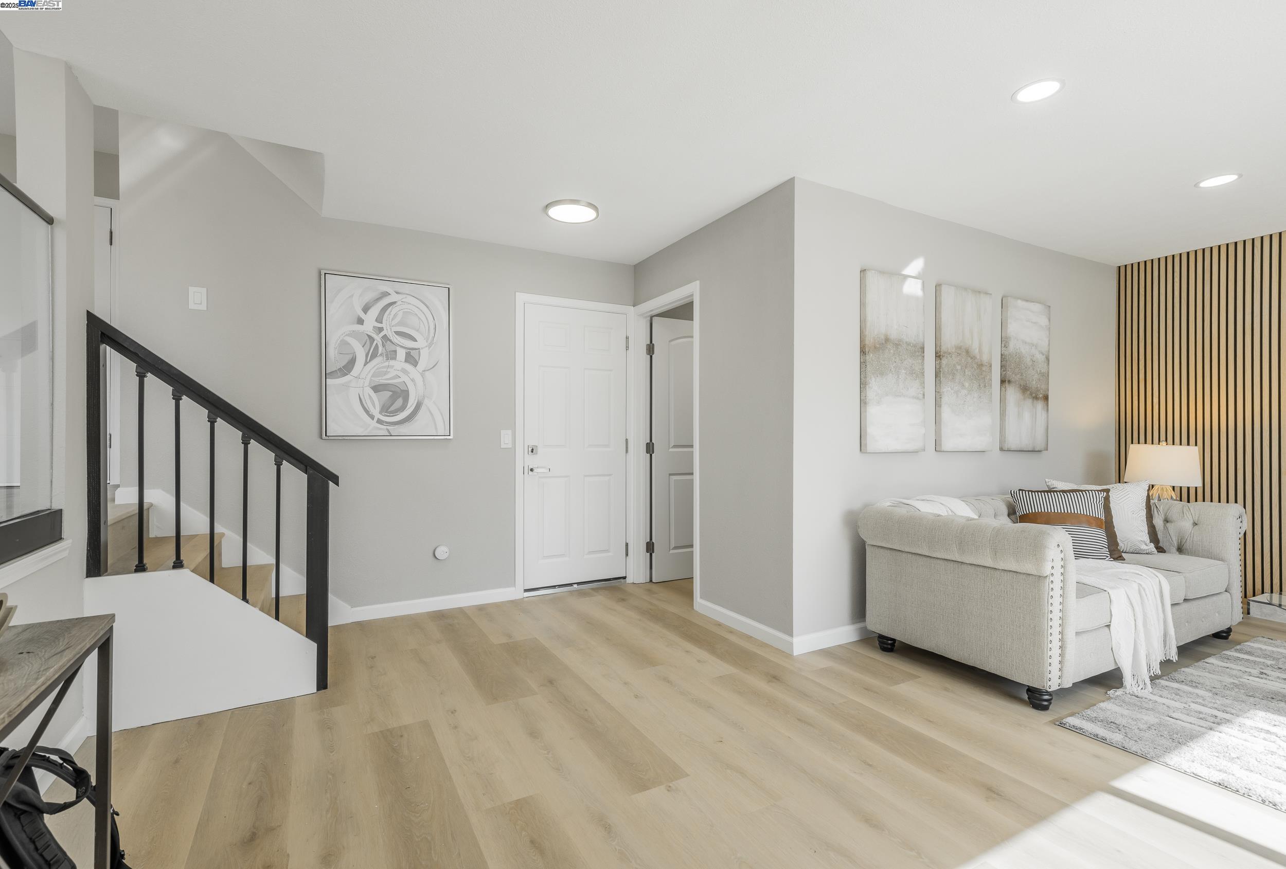 Detail Gallery Image 10 of 29 For 5850 Chesbro Ave, San Jose,  CA 95123 - 3 Beds | 2/1 Baths