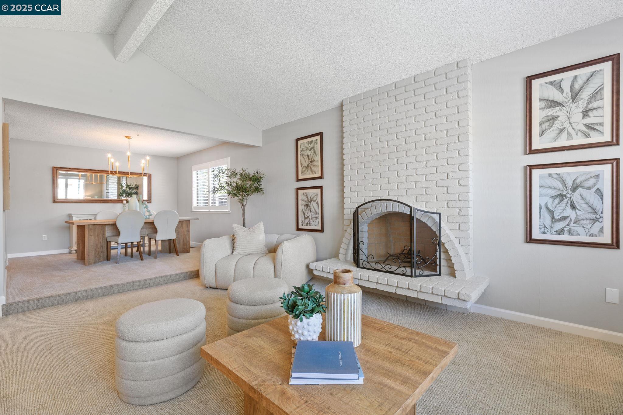 Detail Gallery Image 13 of 60 For 323 York Ct, Walnut Creek,  CA 94598 - 4 Beds | 2/1 Baths