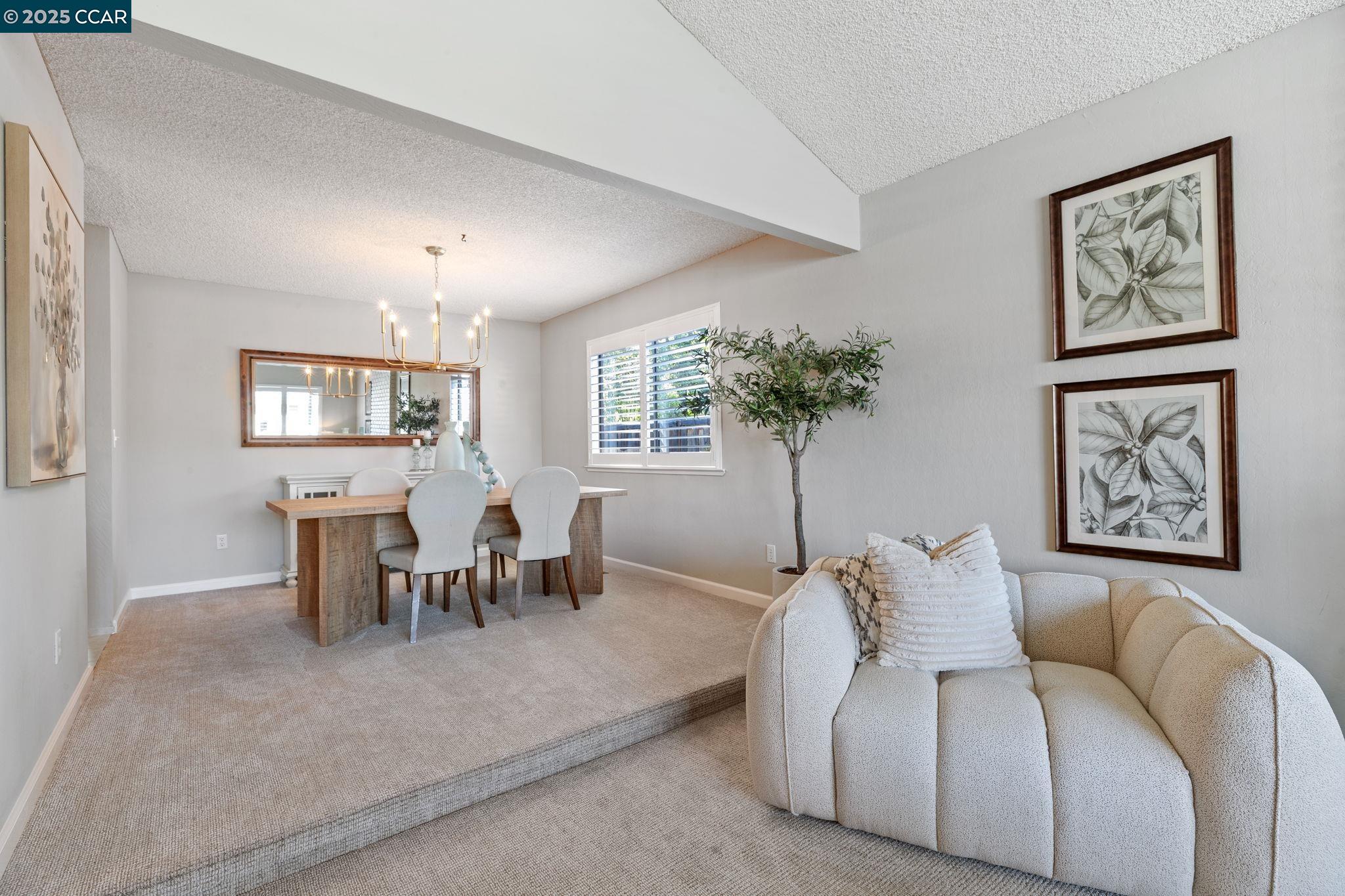 Detail Gallery Image 14 of 60 For 323 York Ct, Walnut Creek,  CA 94598 - 4 Beds | 2/1 Baths