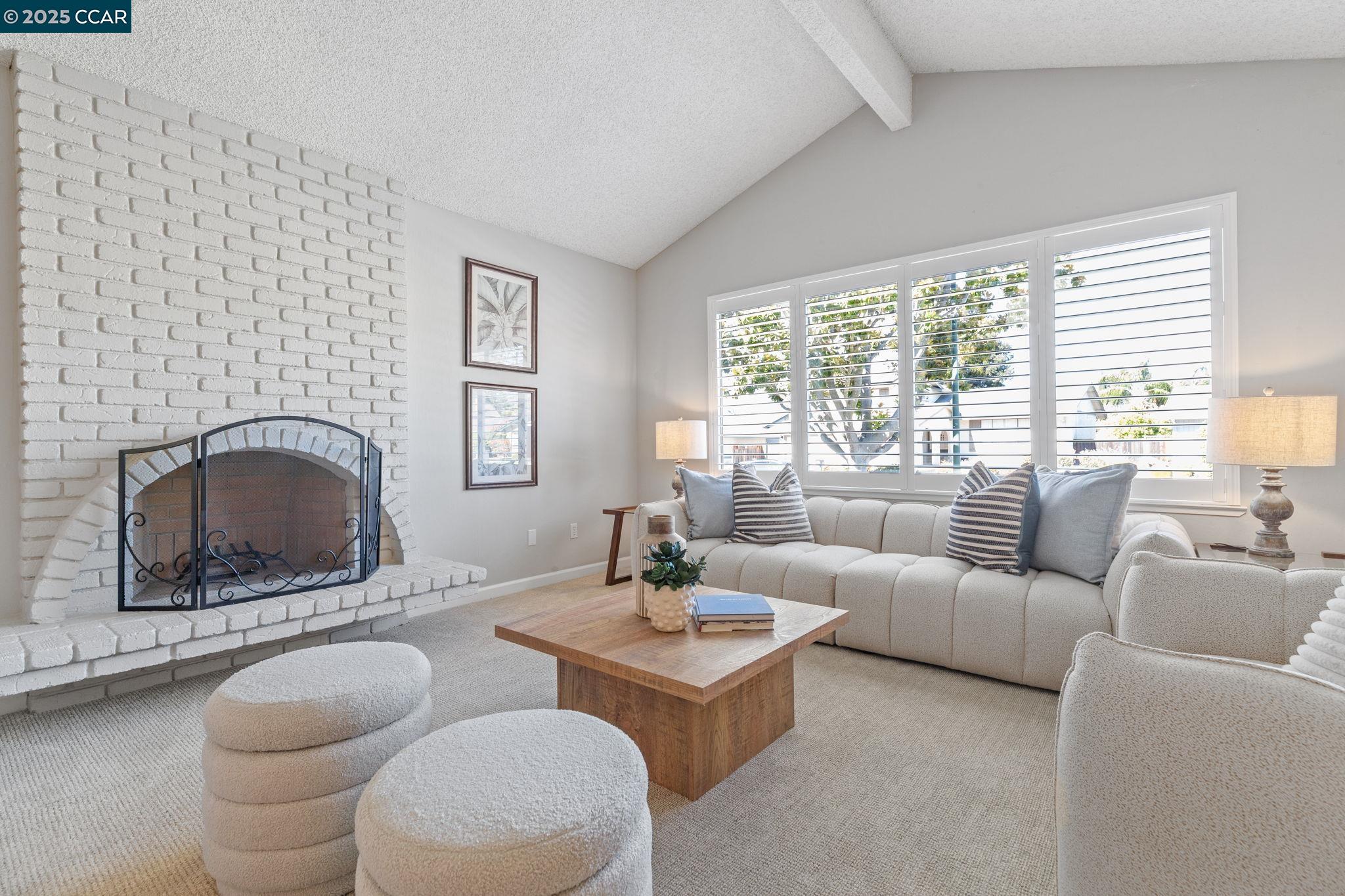Detail Gallery Image 15 of 60 For 323 York Ct, Walnut Creek,  CA 94598 - 4 Beds | 2/1 Baths