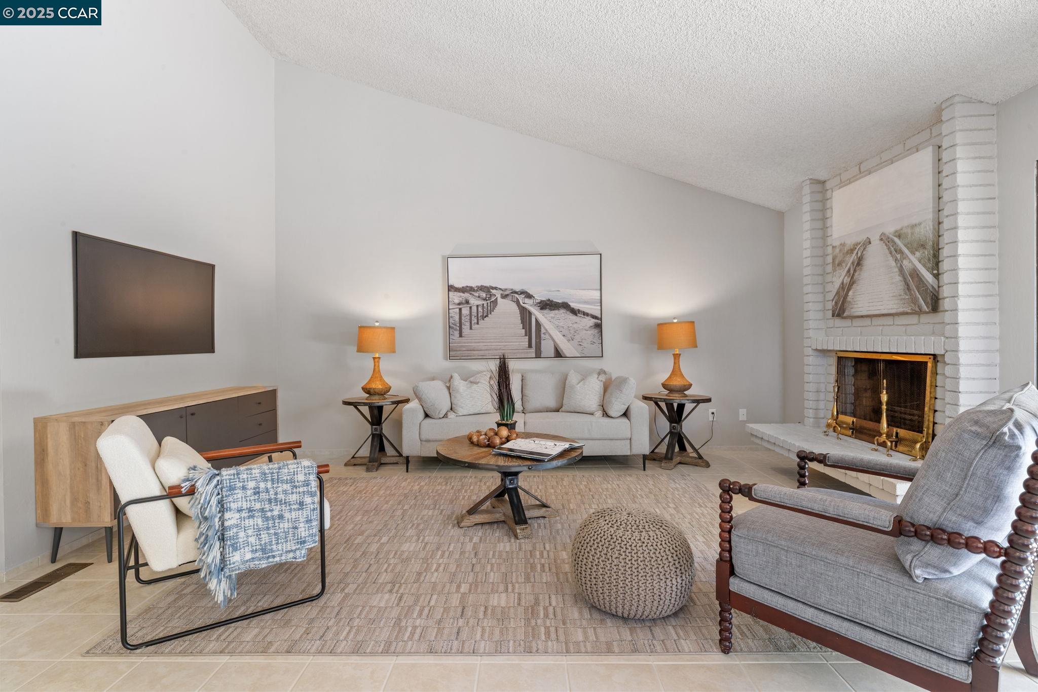 Detail Gallery Image 16 of 60 For 323 York Ct, Walnut Creek,  CA 94598 - 4 Beds | 2/1 Baths