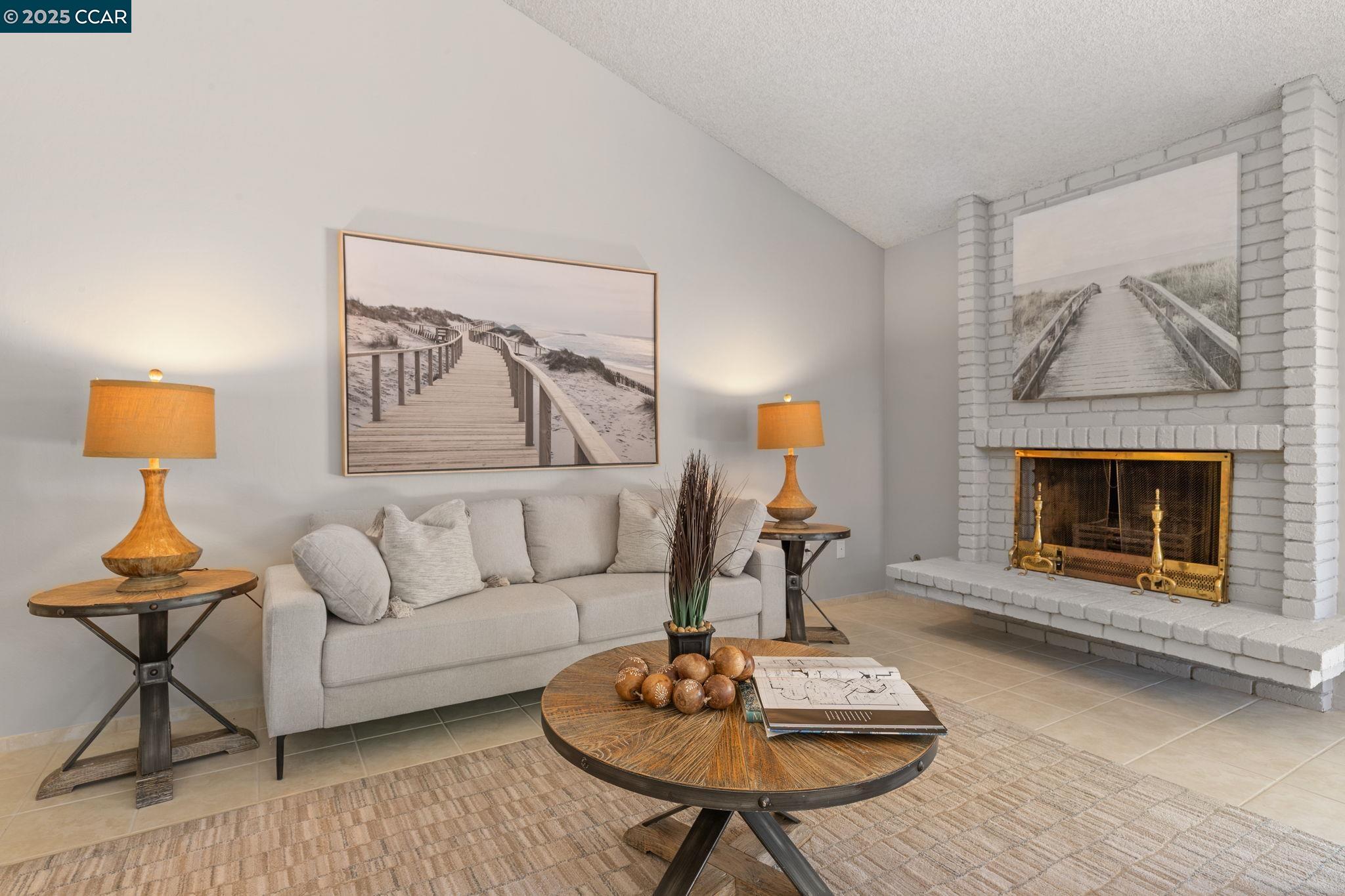 Detail Gallery Image 17 of 60 For 323 York Ct, Walnut Creek,  CA 94598 - 4 Beds | 2/1 Baths