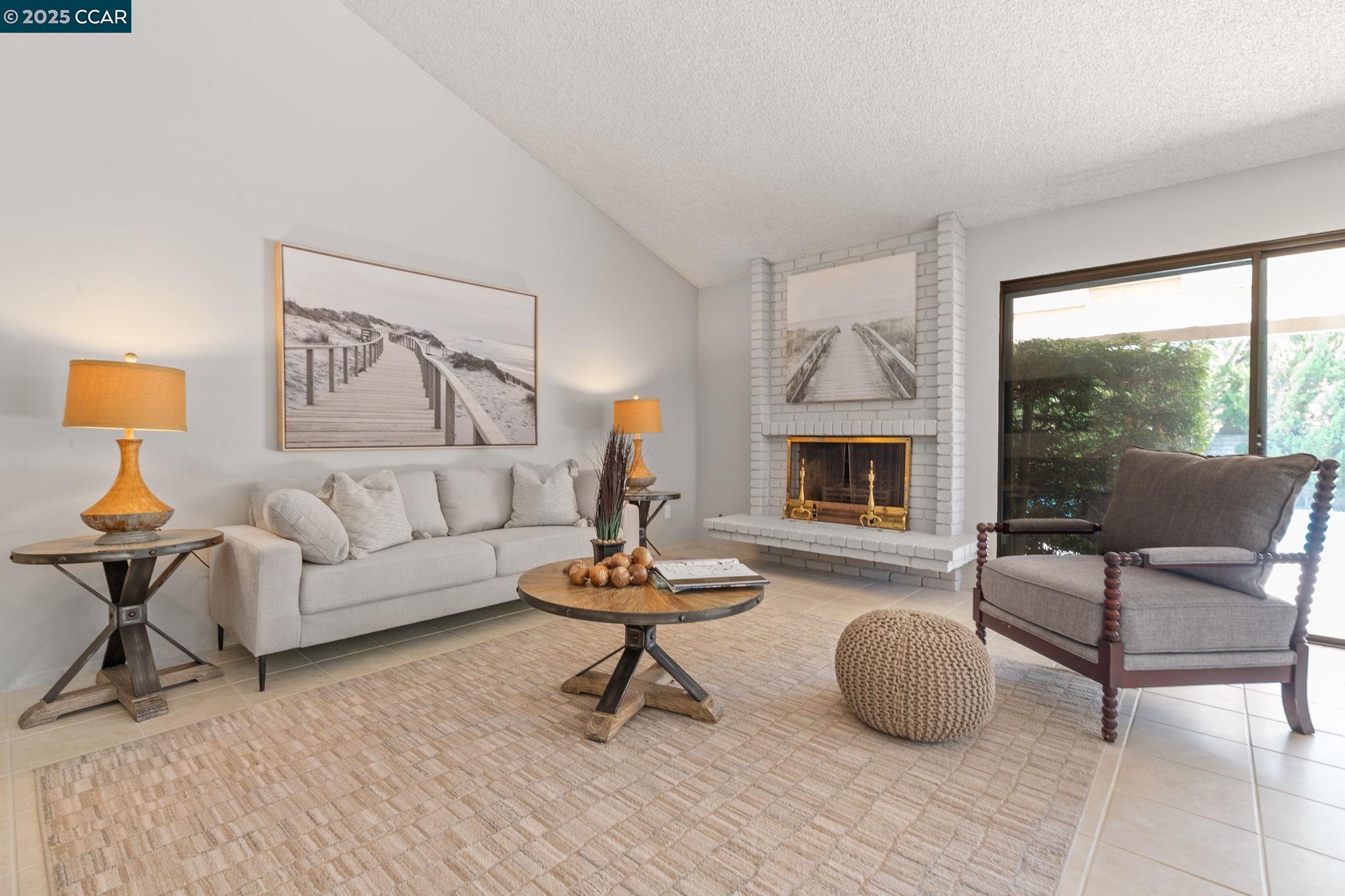 Detail Gallery Image 19 of 60 For 323 York Ct, Walnut Creek,  CA 94598 - 4 Beds | 2/1 Baths