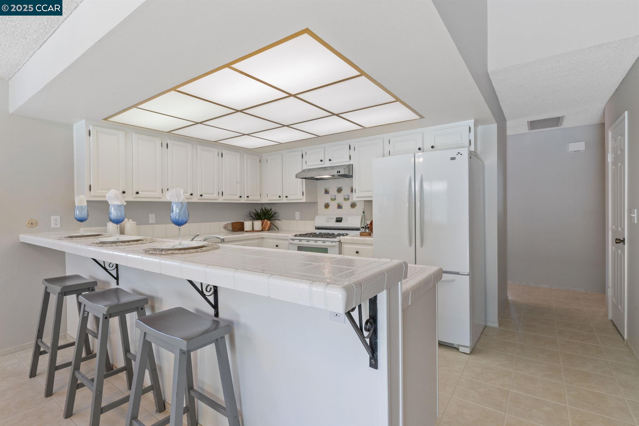 Detail Gallery Image 21 of 60 For 323 York Ct, Walnut Creek,  CA 94598 - 4 Beds | 2/1 Baths