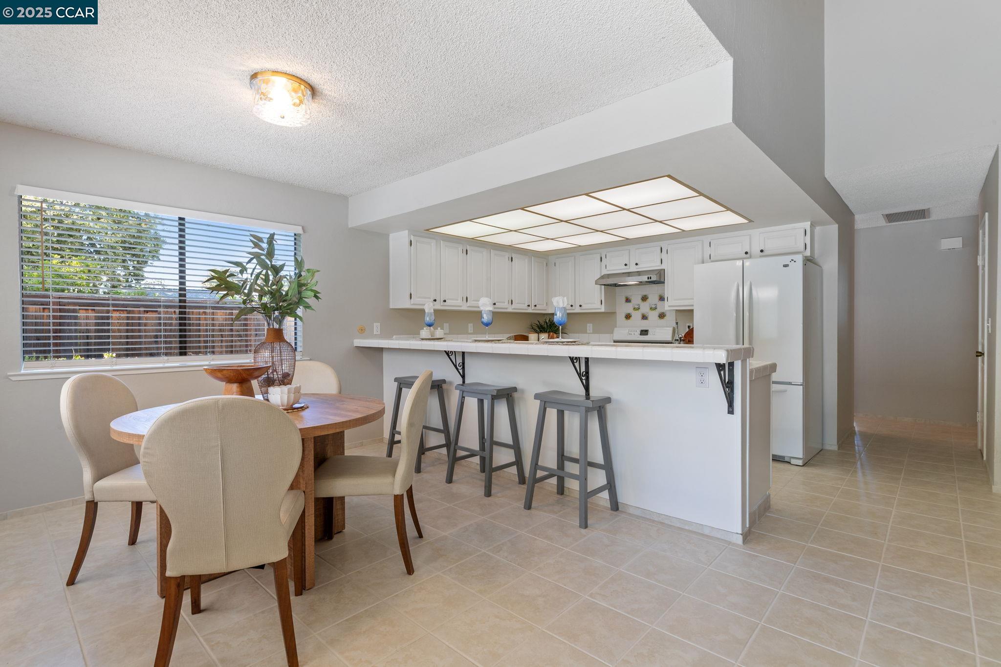 Detail Gallery Image 24 of 60 For 323 York Ct, Walnut Creek,  CA 94598 - 4 Beds | 2/1 Baths