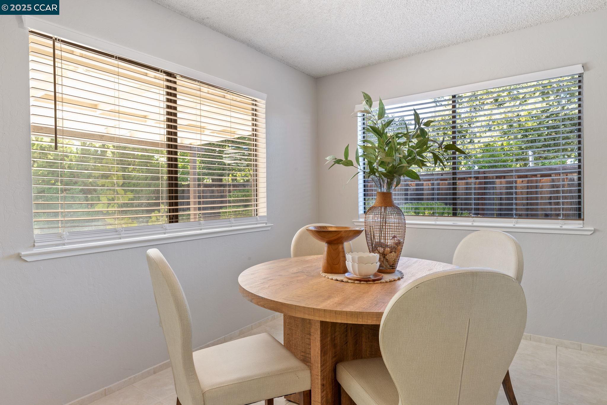 Detail Gallery Image 25 of 60 For 323 York Ct, Walnut Creek,  CA 94598 - 4 Beds | 2/1 Baths