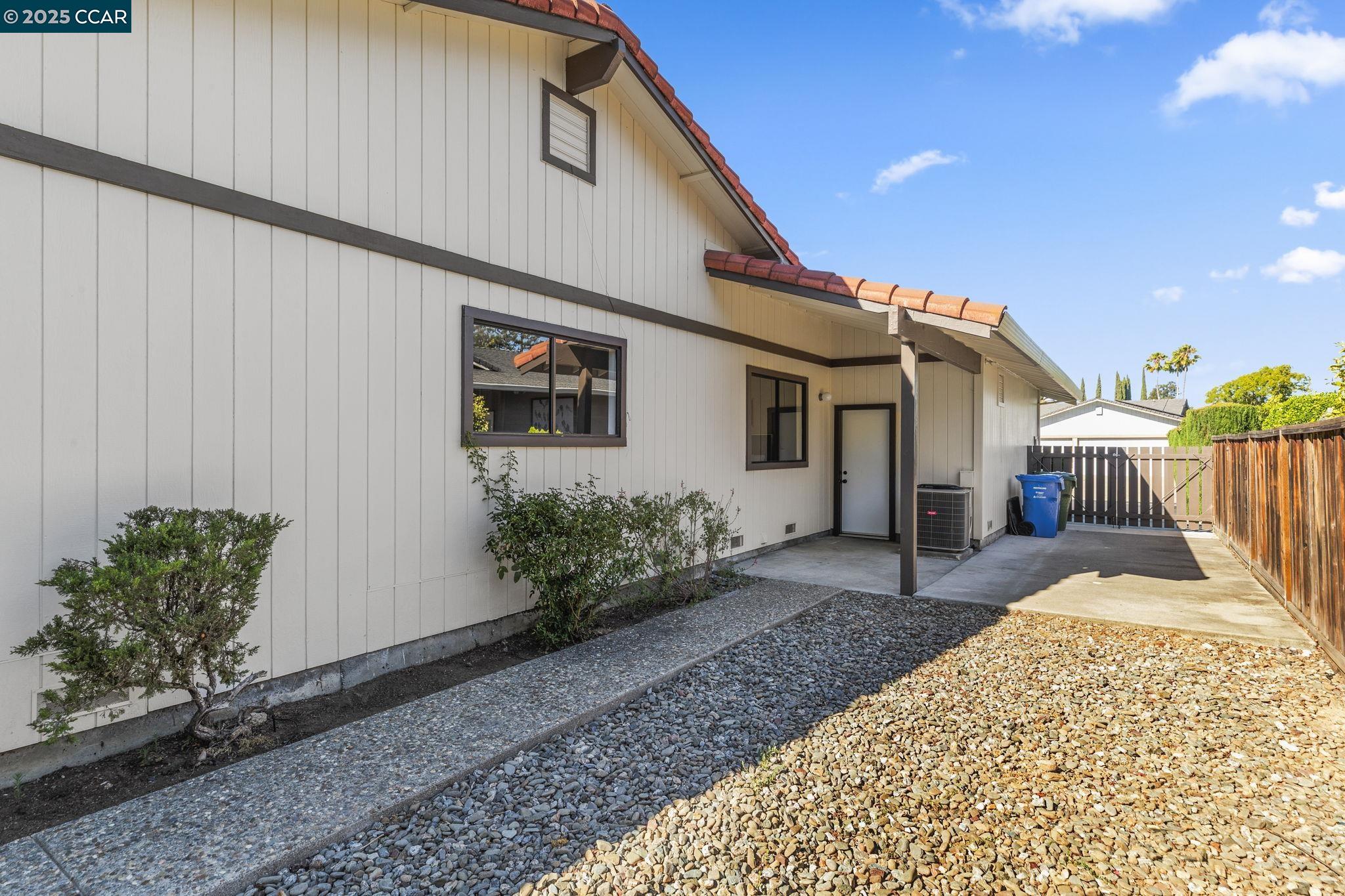 Detail Gallery Image 58 of 60 For 323 York Ct, Walnut Creek,  CA 94598 - 4 Beds | 2/1 Baths