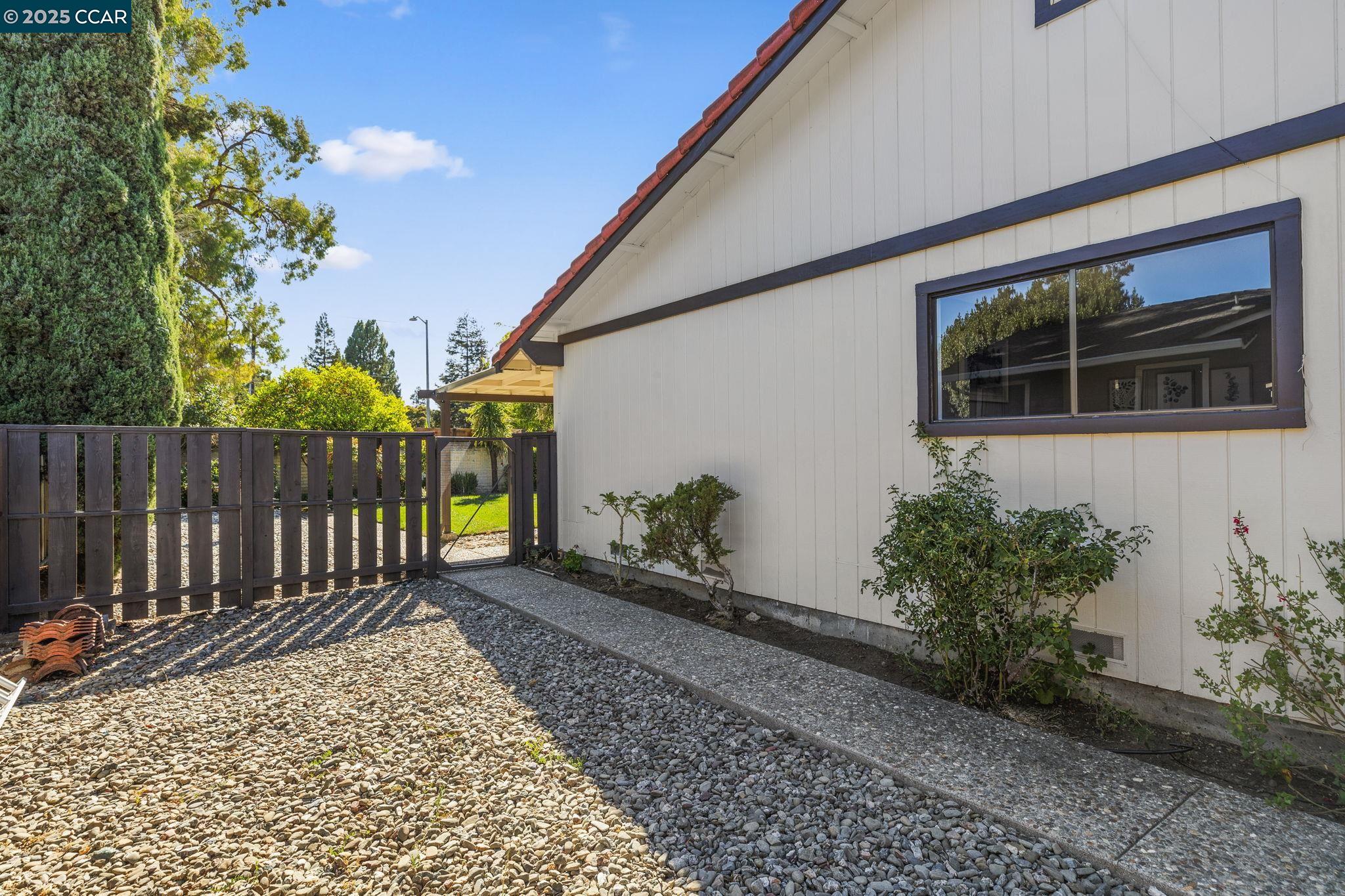 Detail Gallery Image 59 of 60 For 323 York Ct, Walnut Creek,  CA 94598 - 4 Beds | 2/1 Baths
