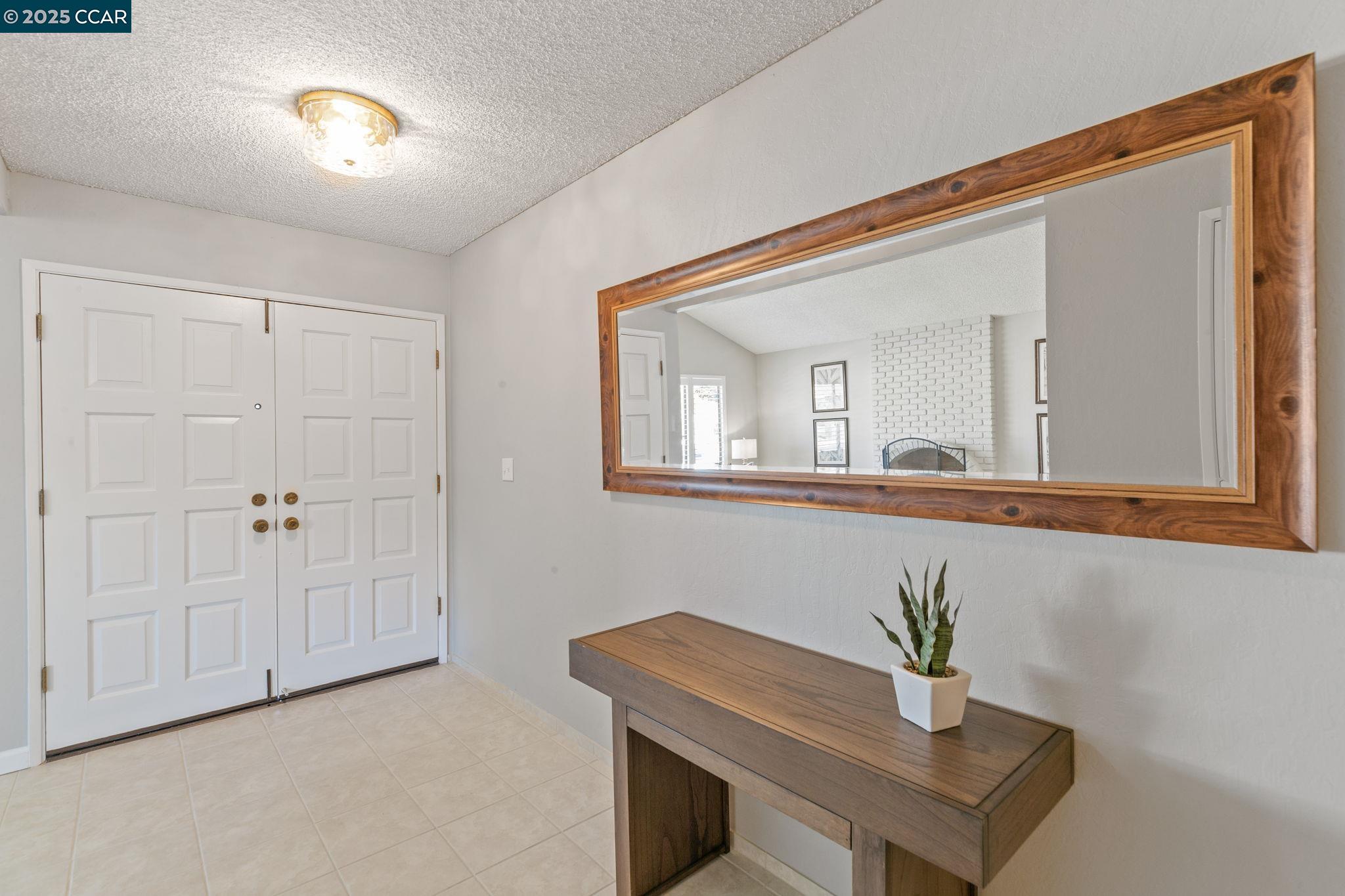 Detail Gallery Image 9 of 60 For 323 York Ct, Walnut Creek,  CA 94598 - 4 Beds | 2/1 Baths