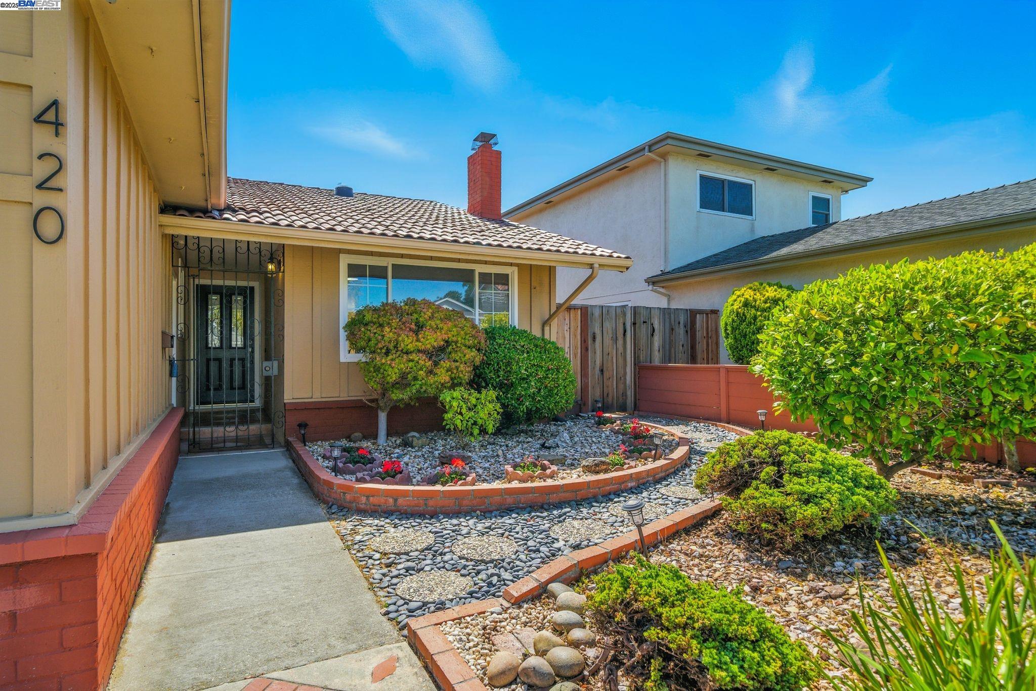 Detail Gallery Image 3 of 57 For 420 Camden Rd, Alameda,  CA 94501 - 5 Beds | 3 Baths