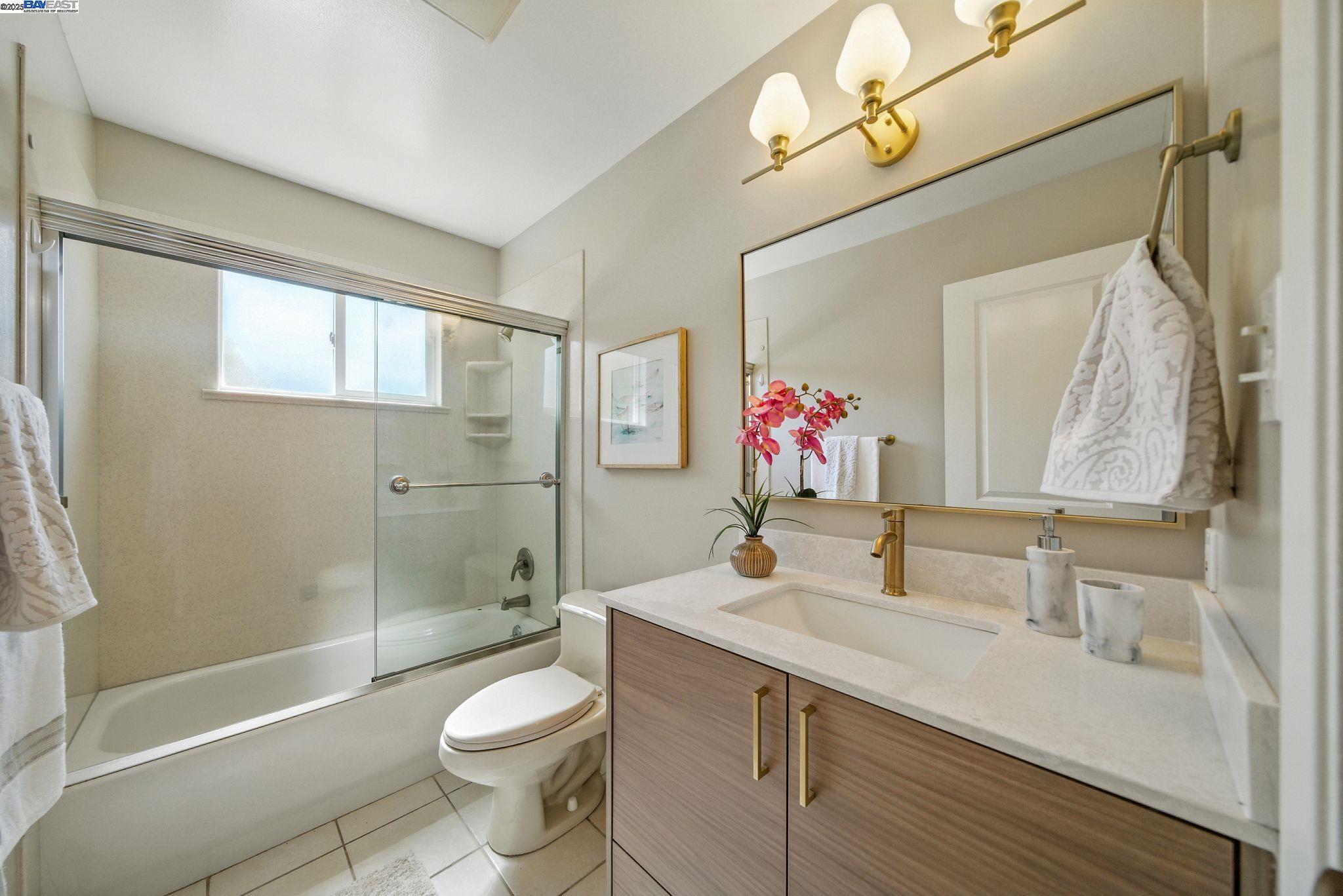 Detail Gallery Image 24 of 57 For 420 Camden Rd, Alameda,  CA 94501 - 5 Beds | 3 Baths