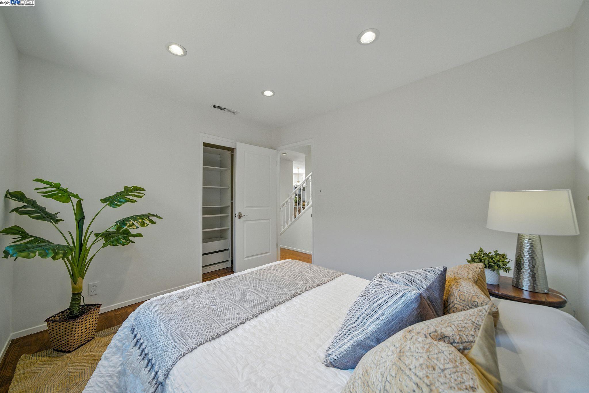 Detail Gallery Image 28 of 57 For 420 Camden Rd, Alameda,  CA 94501 - 5 Beds | 3 Baths