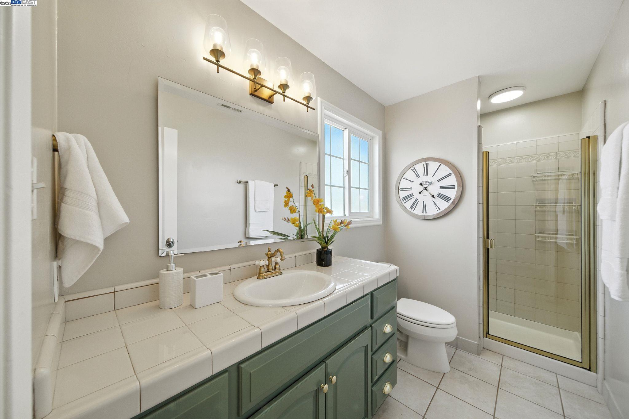 Detail Gallery Image 34 of 57 For 420 Camden Rd, Alameda,  CA 94501 - 5 Beds | 3 Baths