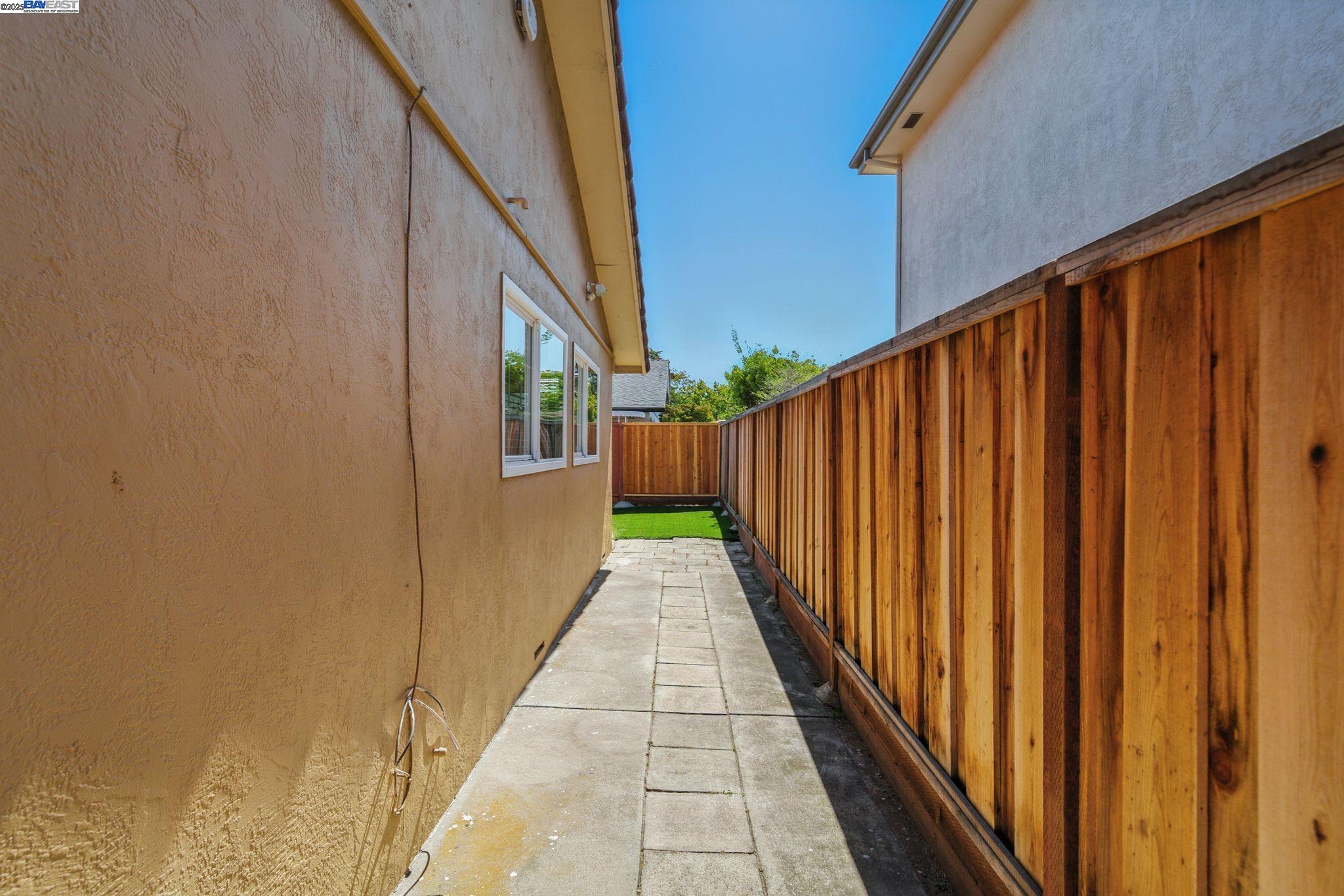 Detail Gallery Image 41 of 57 For 420 Camden Rd, Alameda,  CA 94501 - 5 Beds | 3 Baths