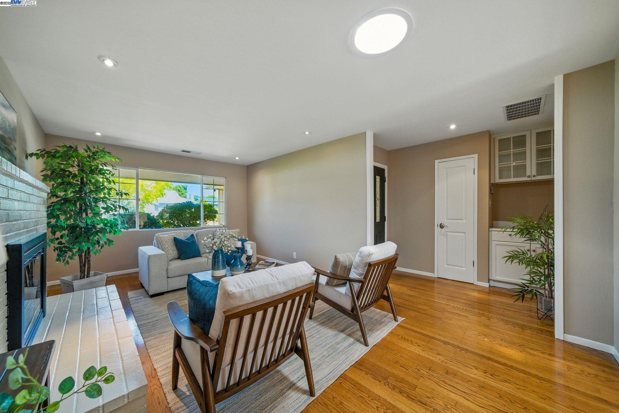 Detail Gallery Image 6 of 57 For 420 Camden Rd, Alameda,  CA 94501 - 5 Beds | 3 Baths