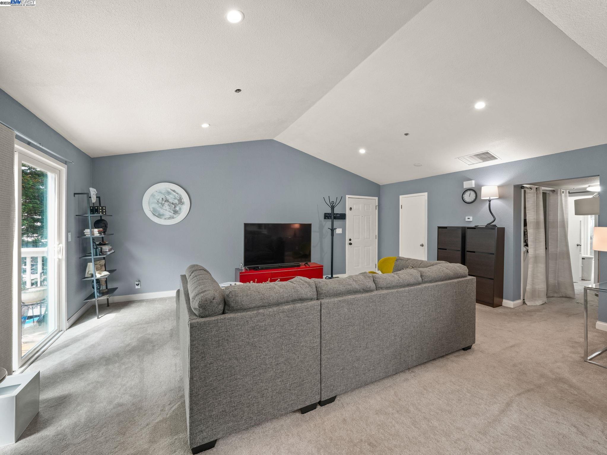 Detail Gallery Image 13 of 41 For 1015 San Gabriel Cir #525,  Daly City,  CA 94014 - 2 Beds | 1/1 Baths