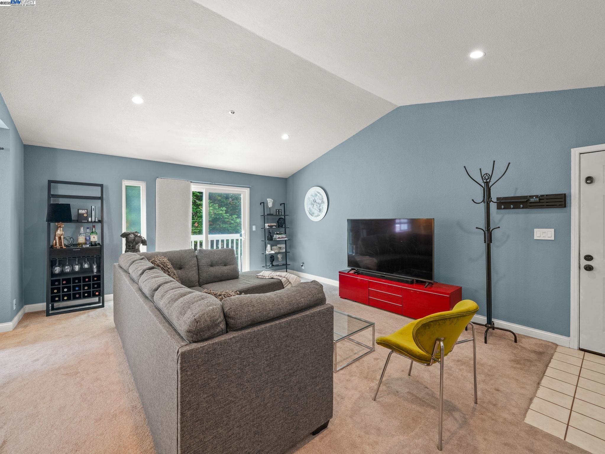 Detail Gallery Image 14 of 41 For 1015 San Gabriel Cir #525,  Daly City,  CA 94014 - 2 Beds | 1/1 Baths