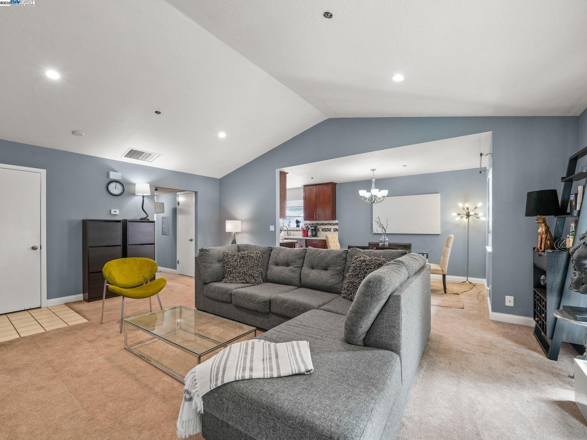 Detail Gallery Image 16 of 41 For 1015 San Gabriel Cir #525,  Daly City,  CA 94014 - 2 Beds | 1/1 Baths