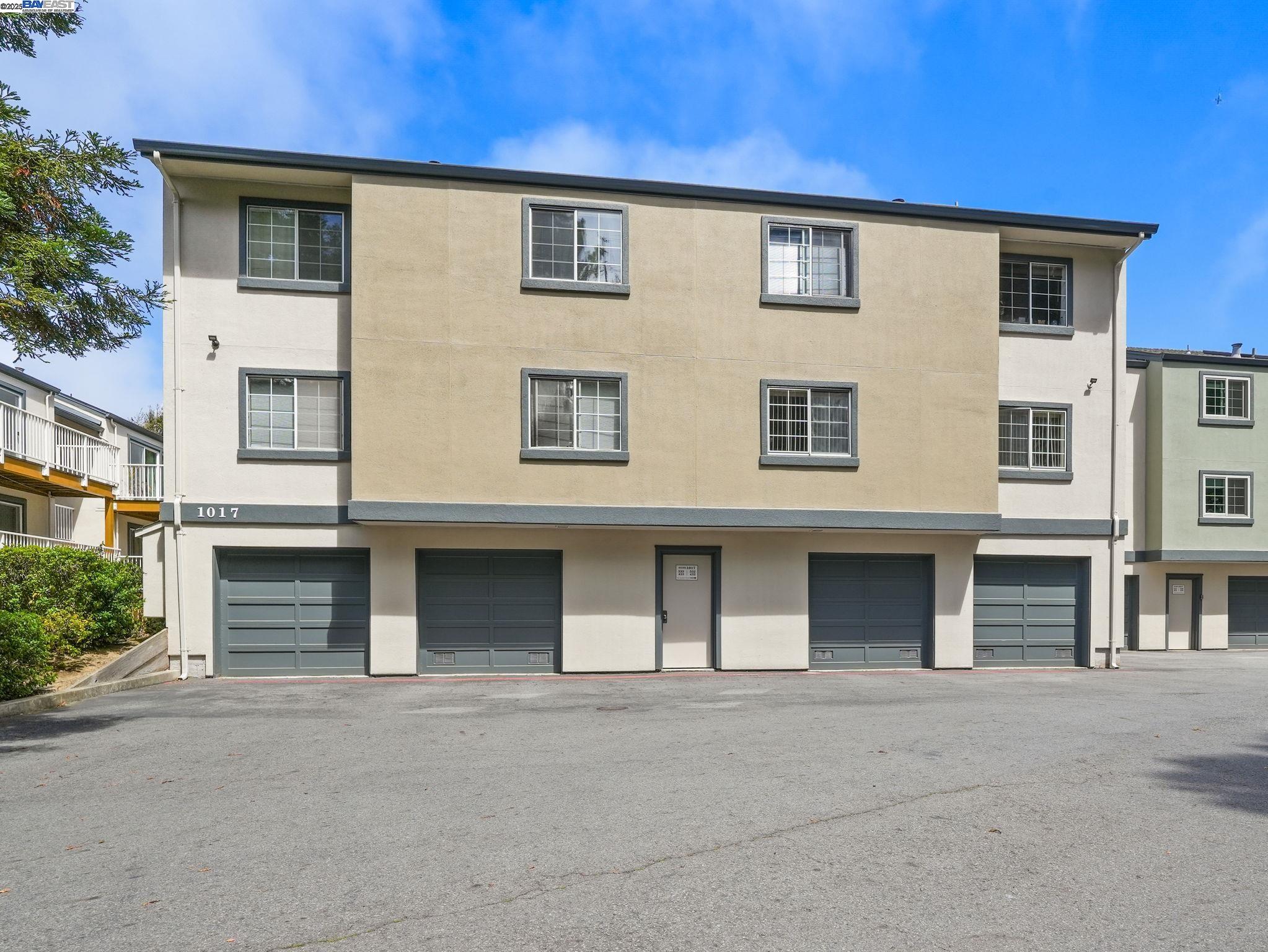 Detail Gallery Image 3 of 41 For 1015 San Gabriel Cir #525,  Daly City,  CA 94014 - 2 Beds | 1/1 Baths